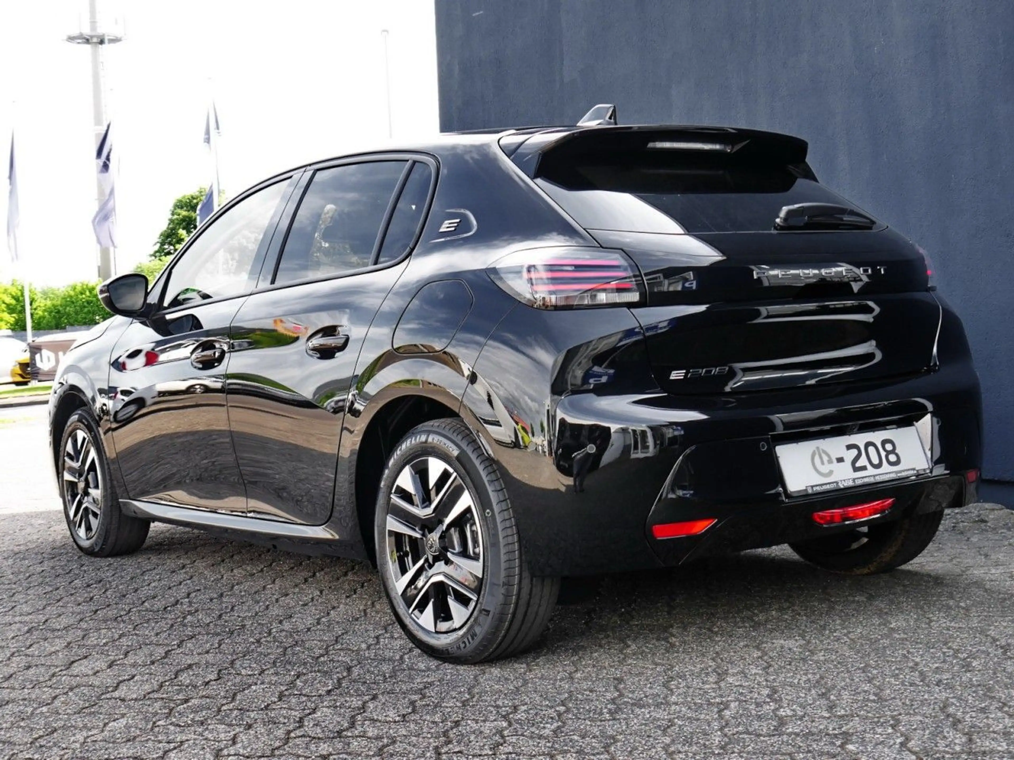 Peugeot 208 -e Allure 136 360Kamera+Navi+Klimaautomatik — photo 4