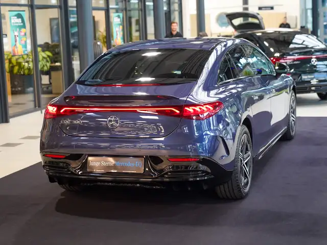 Mercedes-Benz EQE view 3