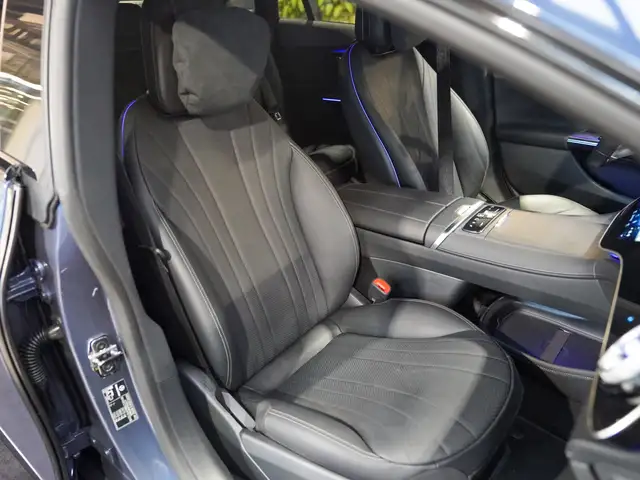 Mercedes-Benz EQE view 8