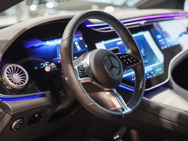 Mercedes-Benz EQE view 15