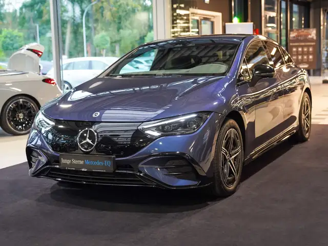 Mercedes-Benz EQE view 7