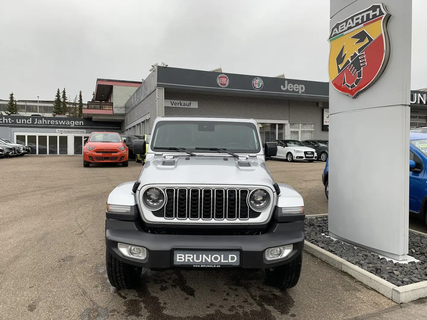 Jeep Wrangler Unl. 2.0 Sahara Sky One-Touch Silver - 2