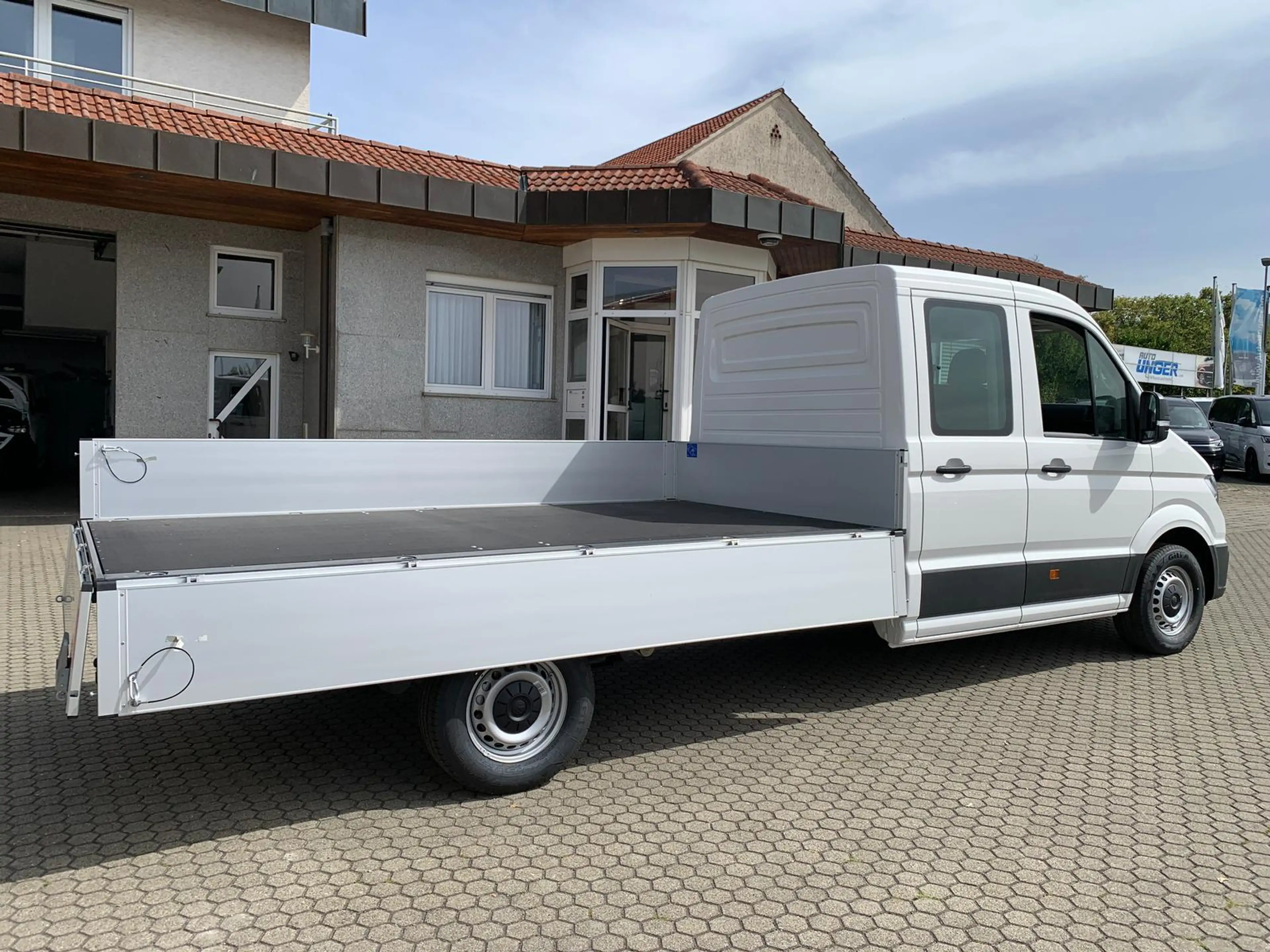 Volkswagen Crafter 35 Doka 4Motion LR L4 AHK App LED UPE77' 2+3Garant — photo 3