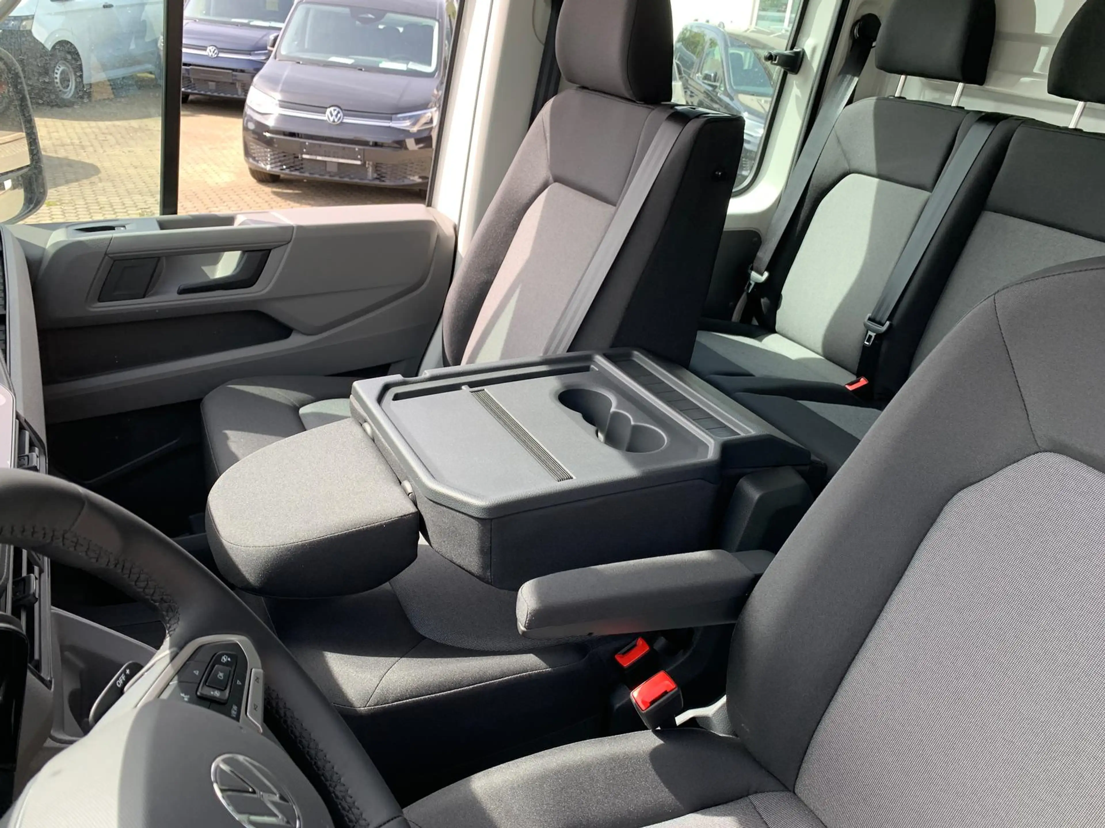 Volkswagen Crafter 35 Doka 4Motion LR L4 AHK App LED UPE77' 2+3Garant — photo 9