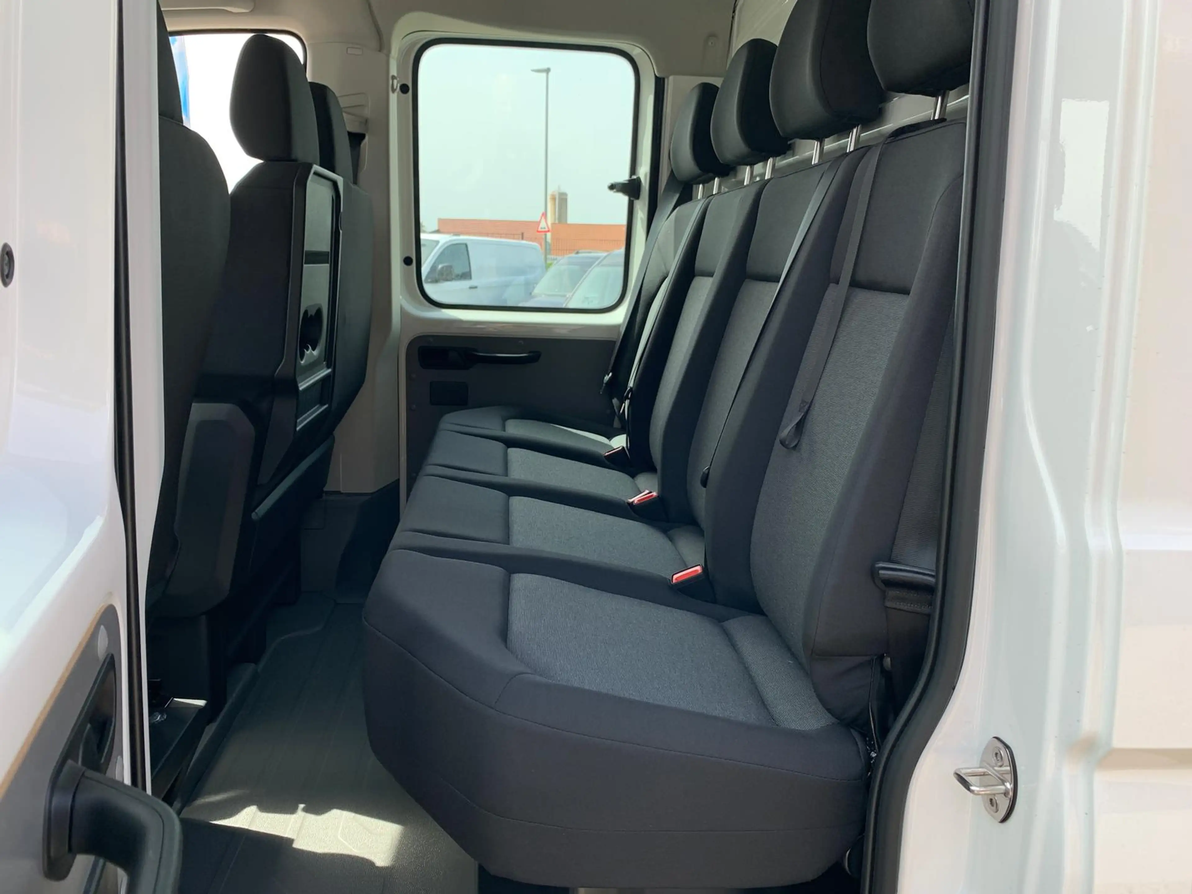 Volkswagen Crafter 35 Doka 4Motion LR L4 AHK App LED UPE77' 2+3Garant — photo 10
