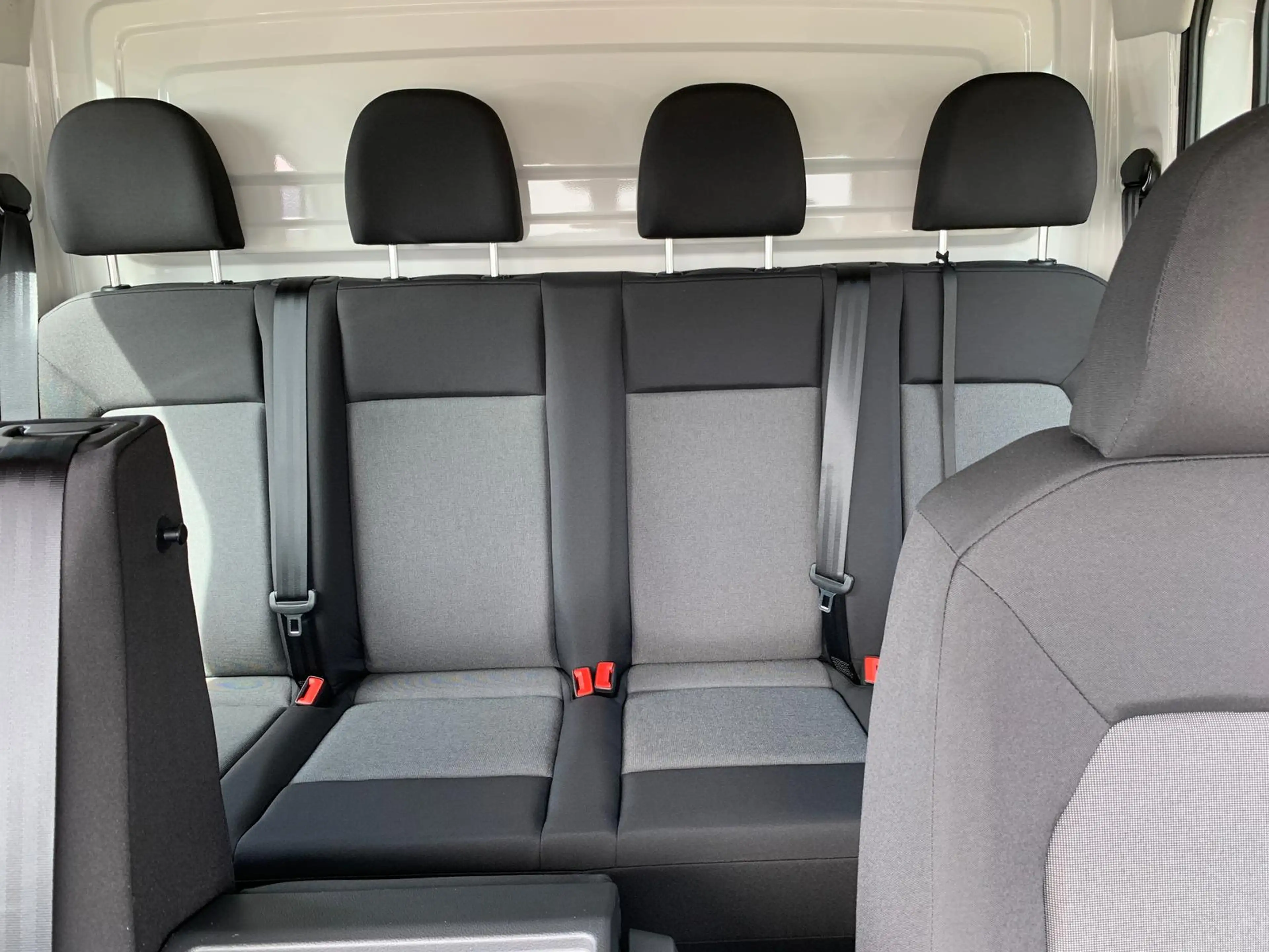 Volkswagen Crafter 35 Doka 4Motion LR L4 AHK App LED UPE77' 2+3Garant — photo 12