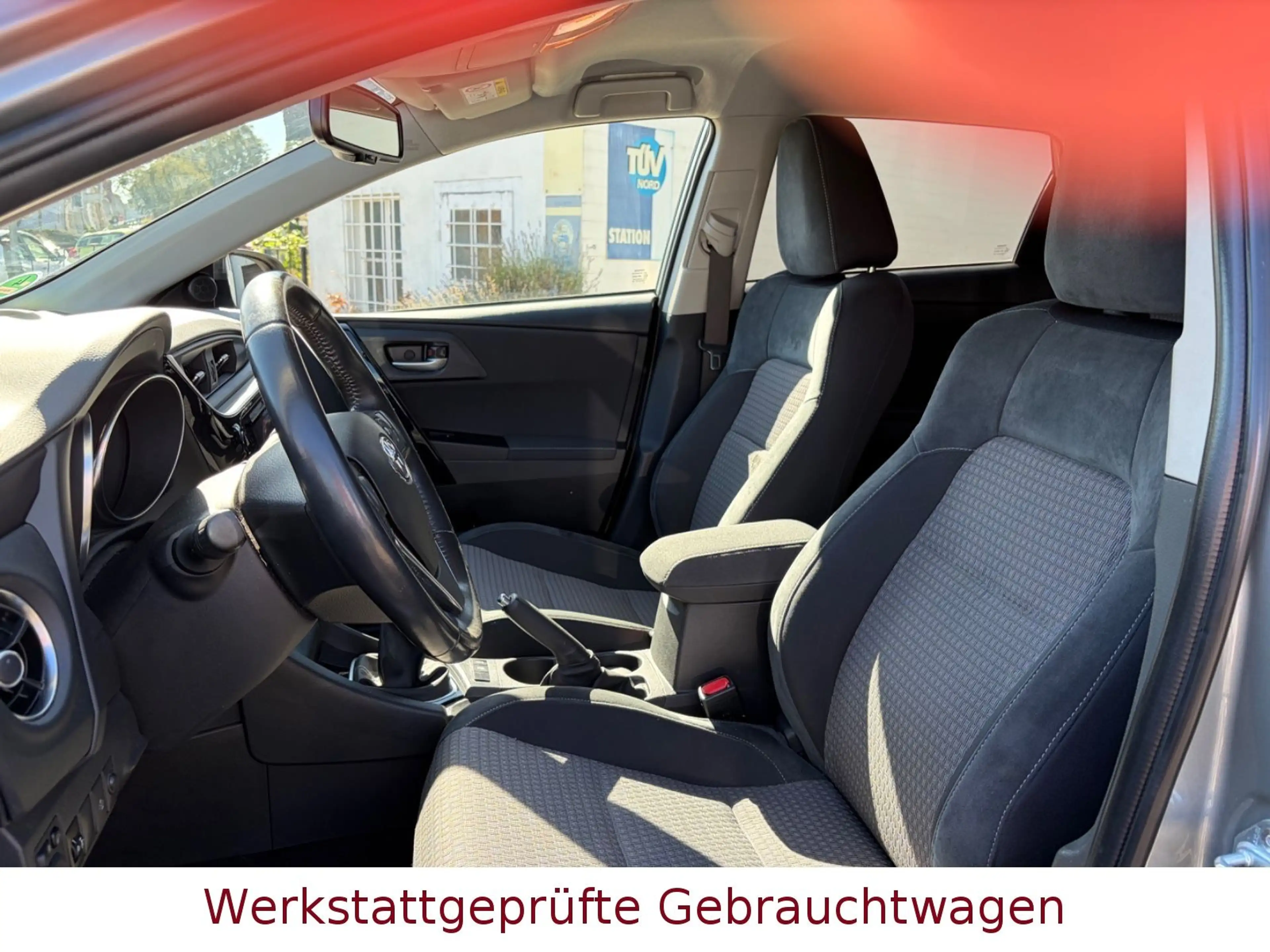 Toyota Auris Team*Kamera*Sitzheizung*PDC*1.HAND* — photo 14