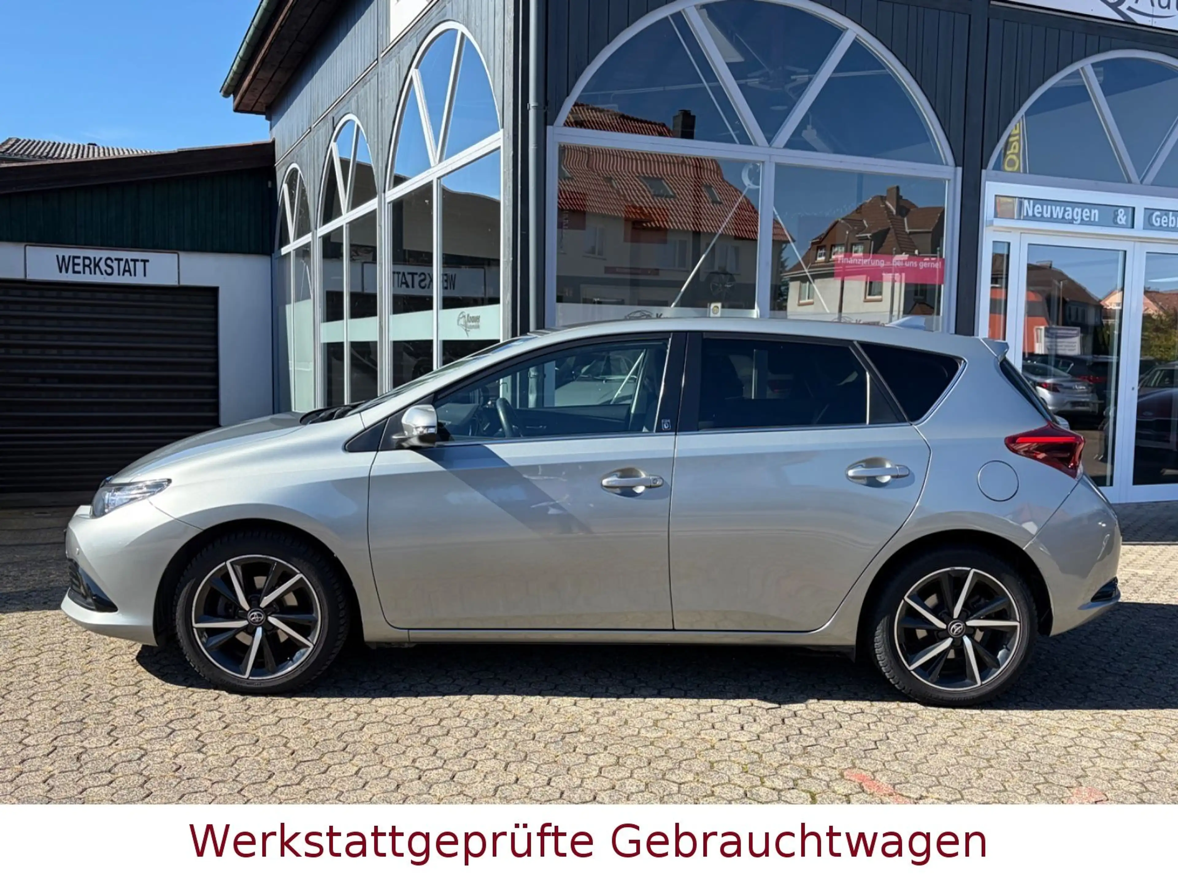 Toyota Auris Team*Kamera*Sitzheizung*PDC*1.HAND* — photo 2