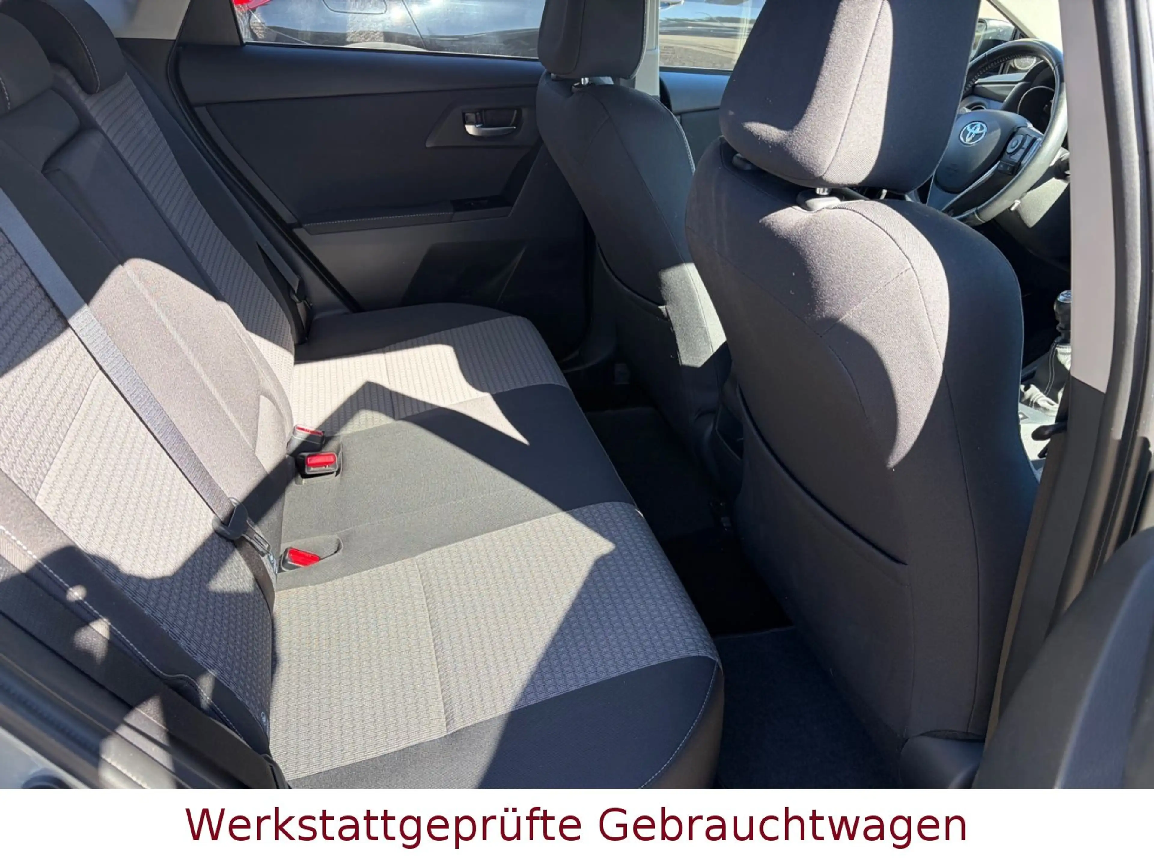 Toyota Auris Team*Kamera*Sitzheizung*PDC*1.HAND* — photo 16