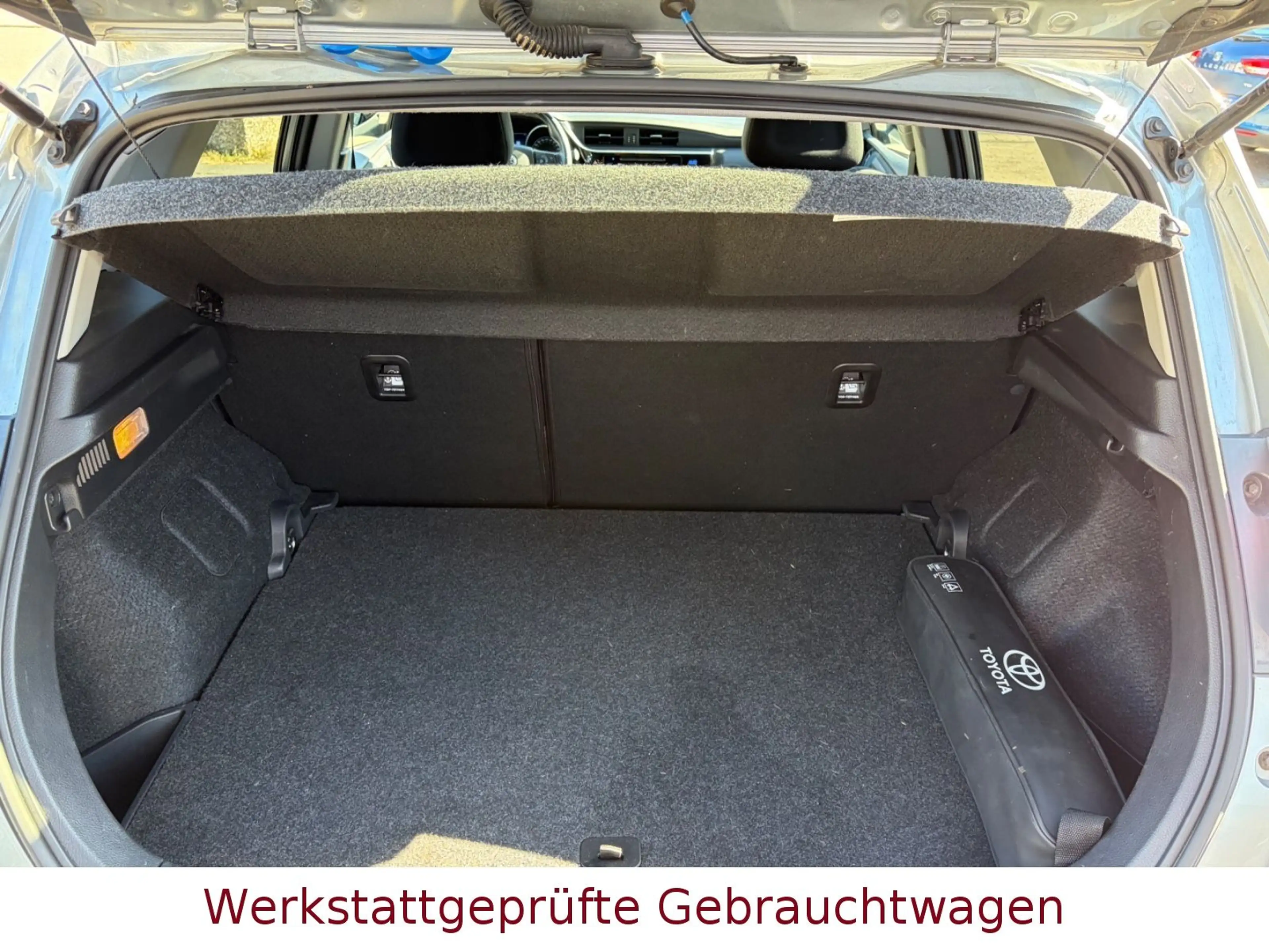 Toyota Auris Team*Kamera*Sitzheizung*PDC*1.HAND* — photo 18