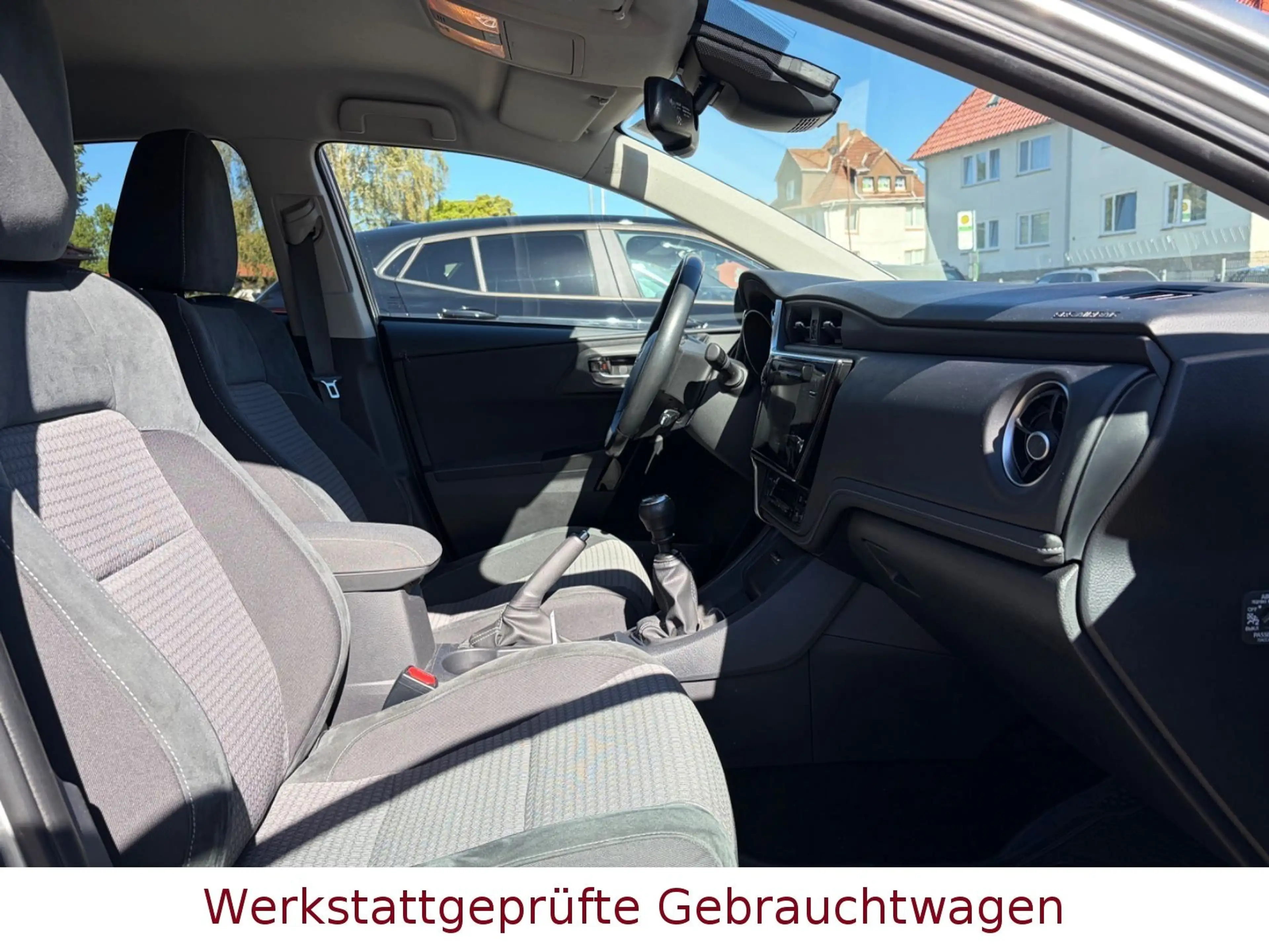 Toyota Auris Team*Kamera*Sitzheizung*PDC*1.HAND* — photo 17