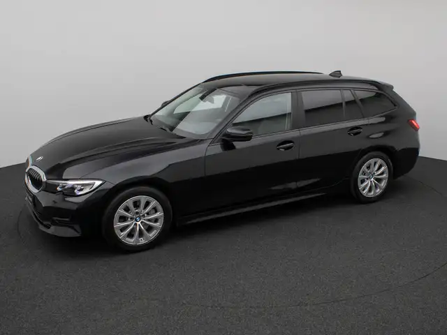 BMW 3 Series view 12
