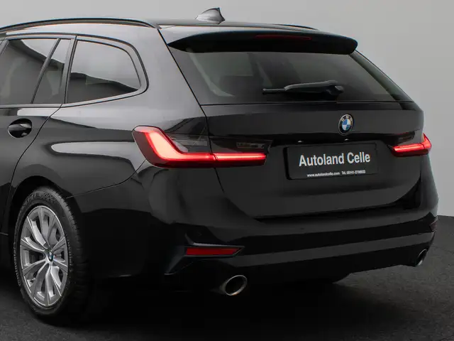 BMW 3 Series view 15