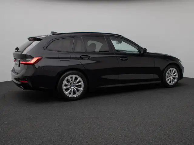 BMW 3 Series view 6