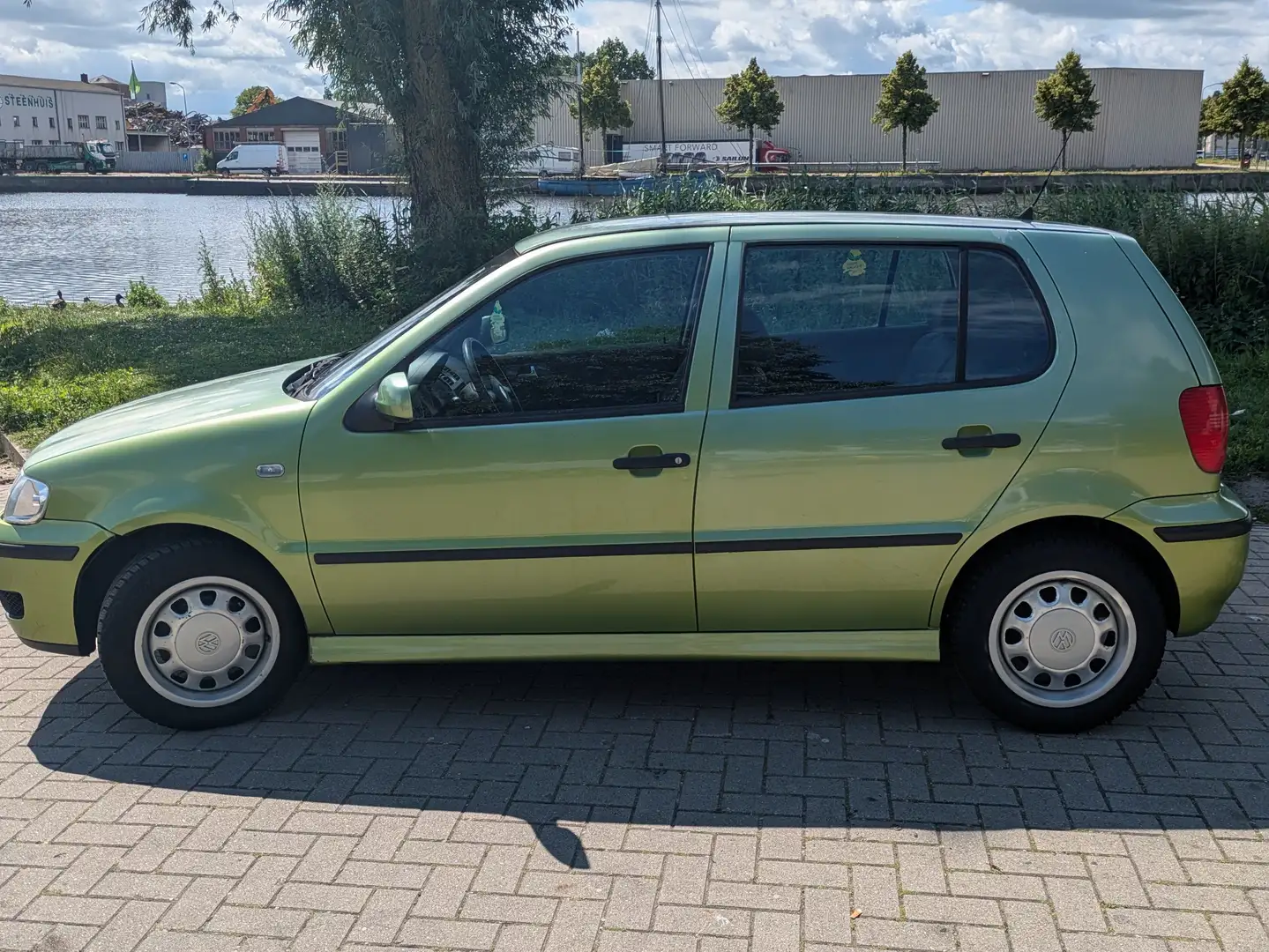 Volkswagen Polo Polo 1.4-16V Trendline Vert - 1