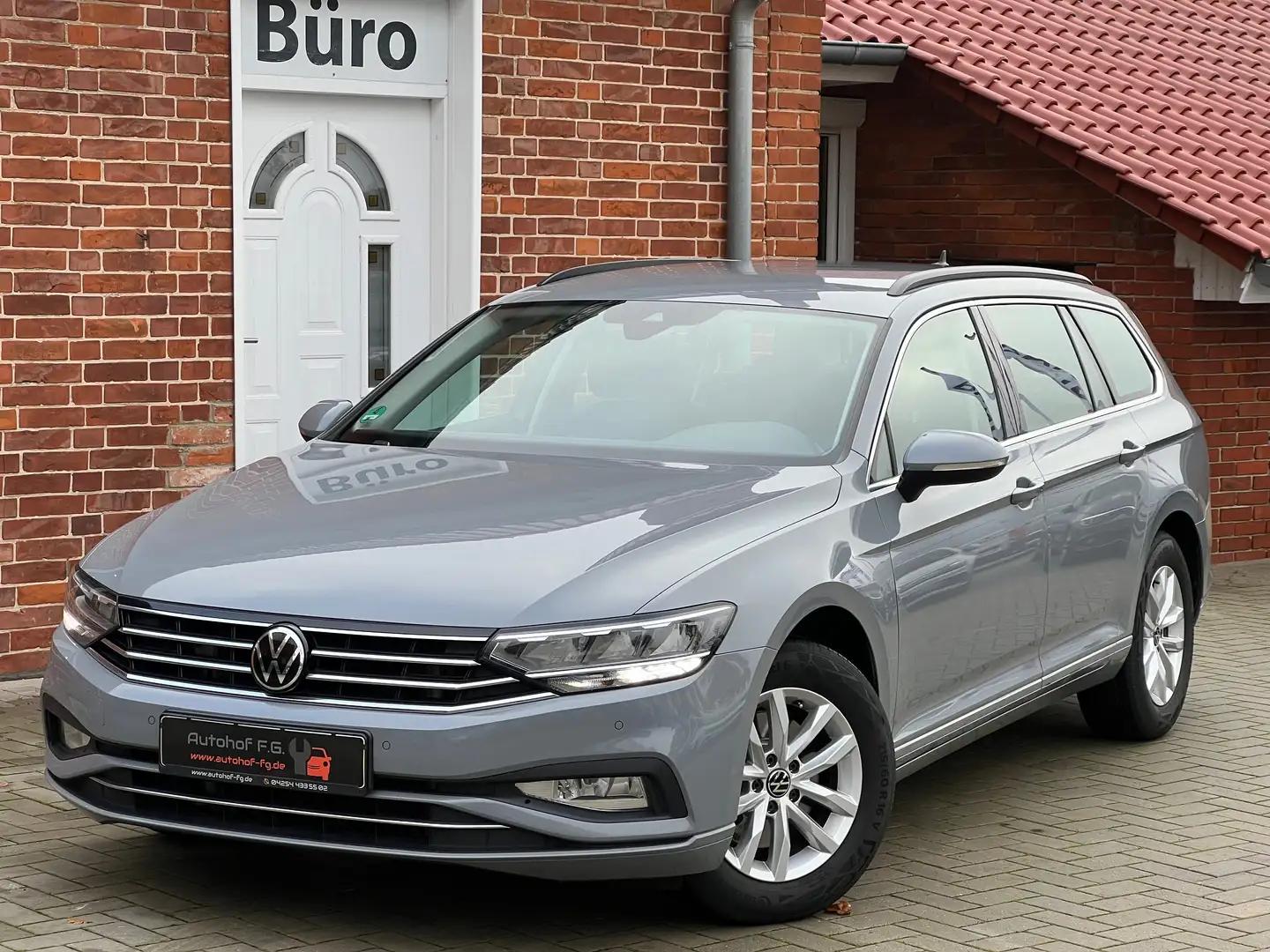 Volkswagen Passat Variant Variant Business*ACC/KAMERA/SHZ/CARPLAY*VIRTUAL* Noir - 1