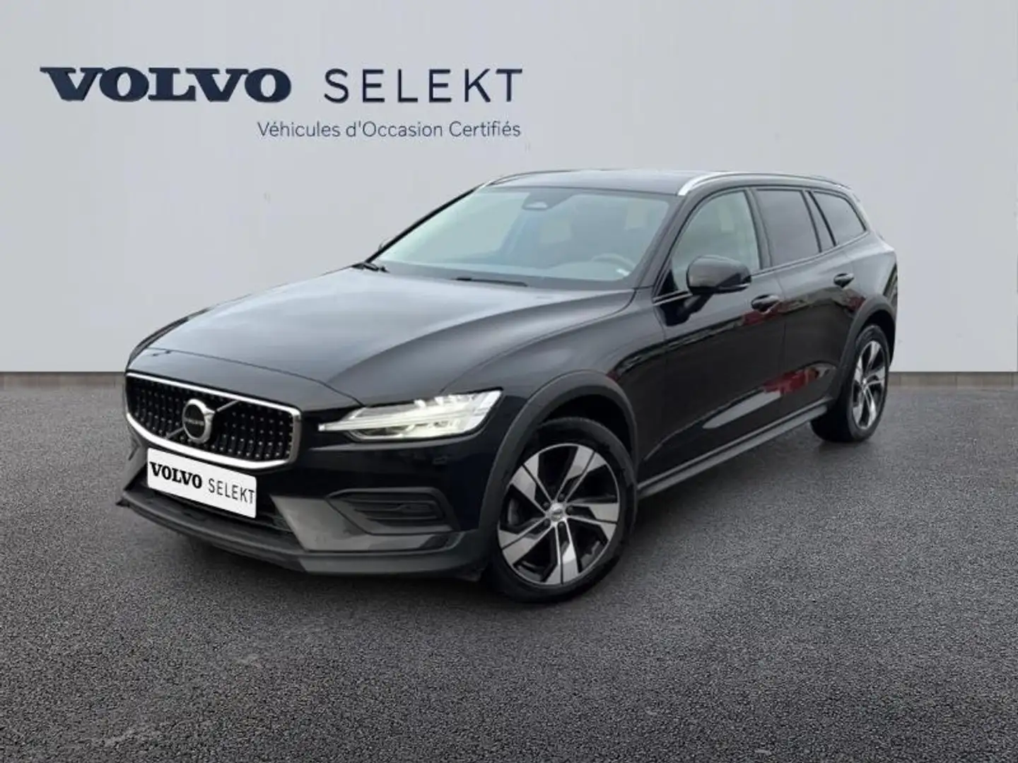 Volvo V60 Cross Country B4 AWD 197ch Pro Geartronic 8 Noir - 1