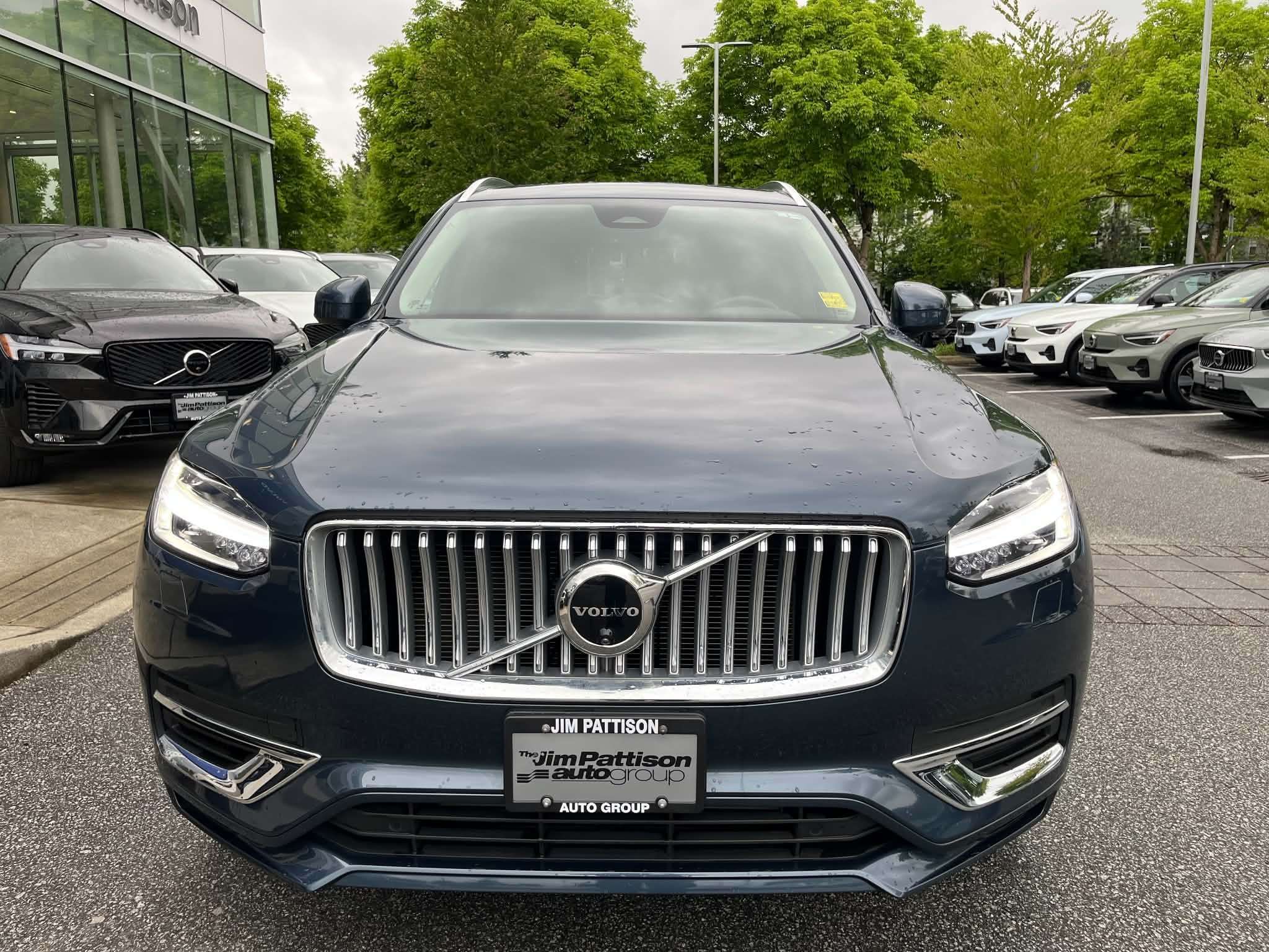 2024 Volvo XC90 T8 eAWD PHEV Plus Bright Theme 7-Seater thumb 8