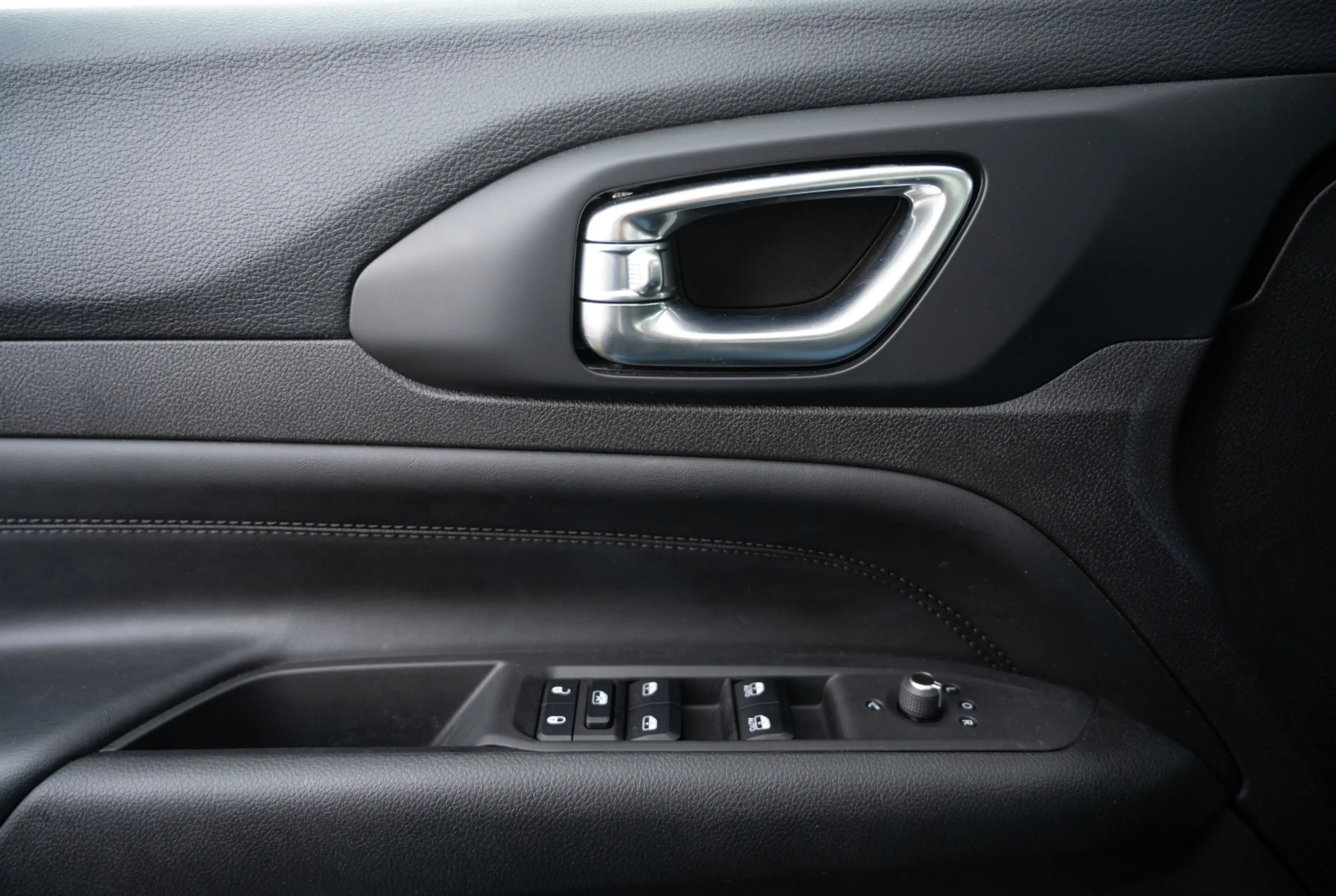 Jeep Compass Red 1.5l Mild-Hybrid FWD 130 DTC7 — photo 13