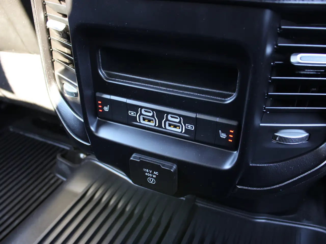 RAM 2500 снимка RAM 2500