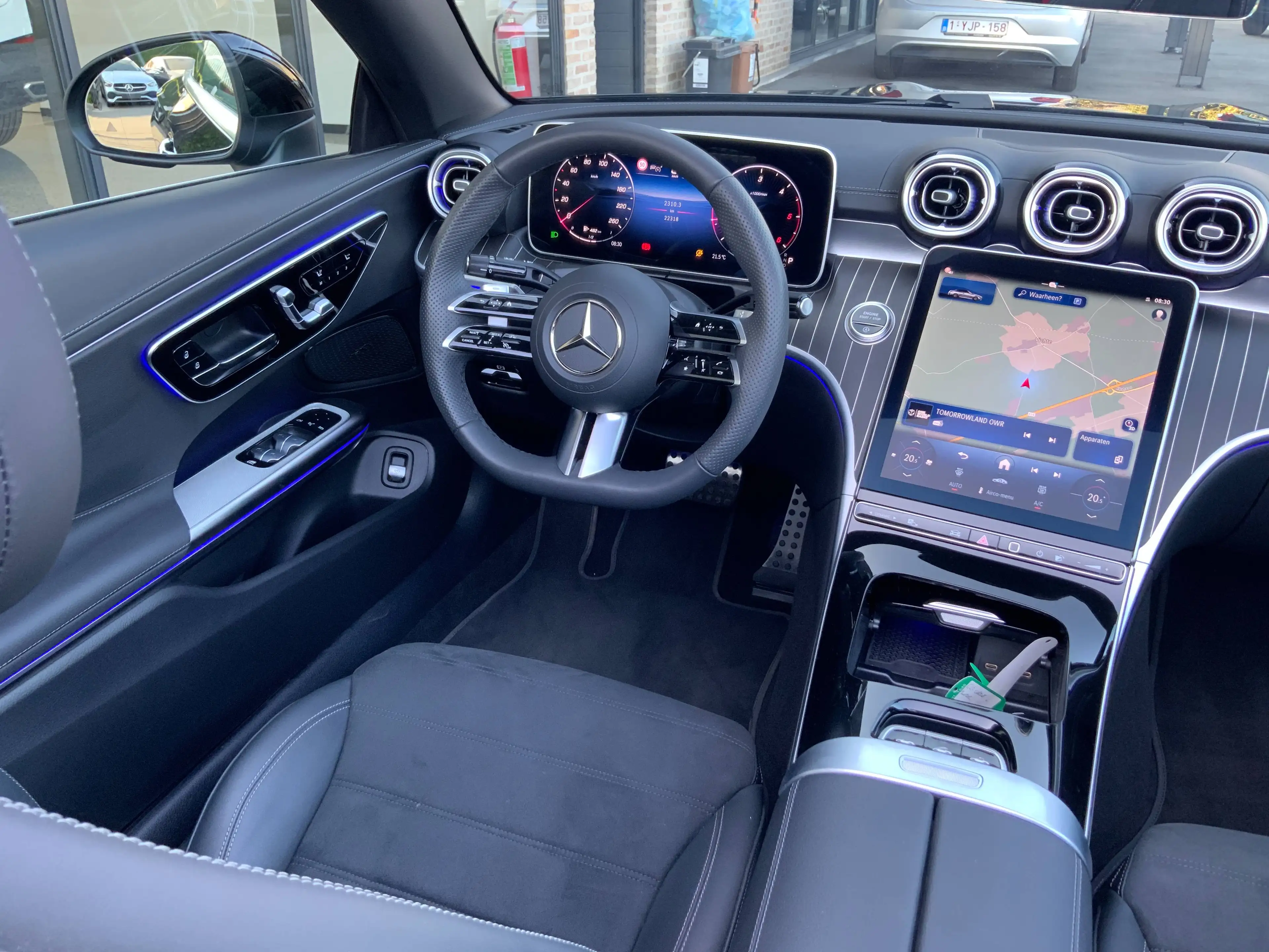 Mercedes-Benz CLE 220 d Cabriolet AMG Line/DISTRONIC Pro/... — photo 11