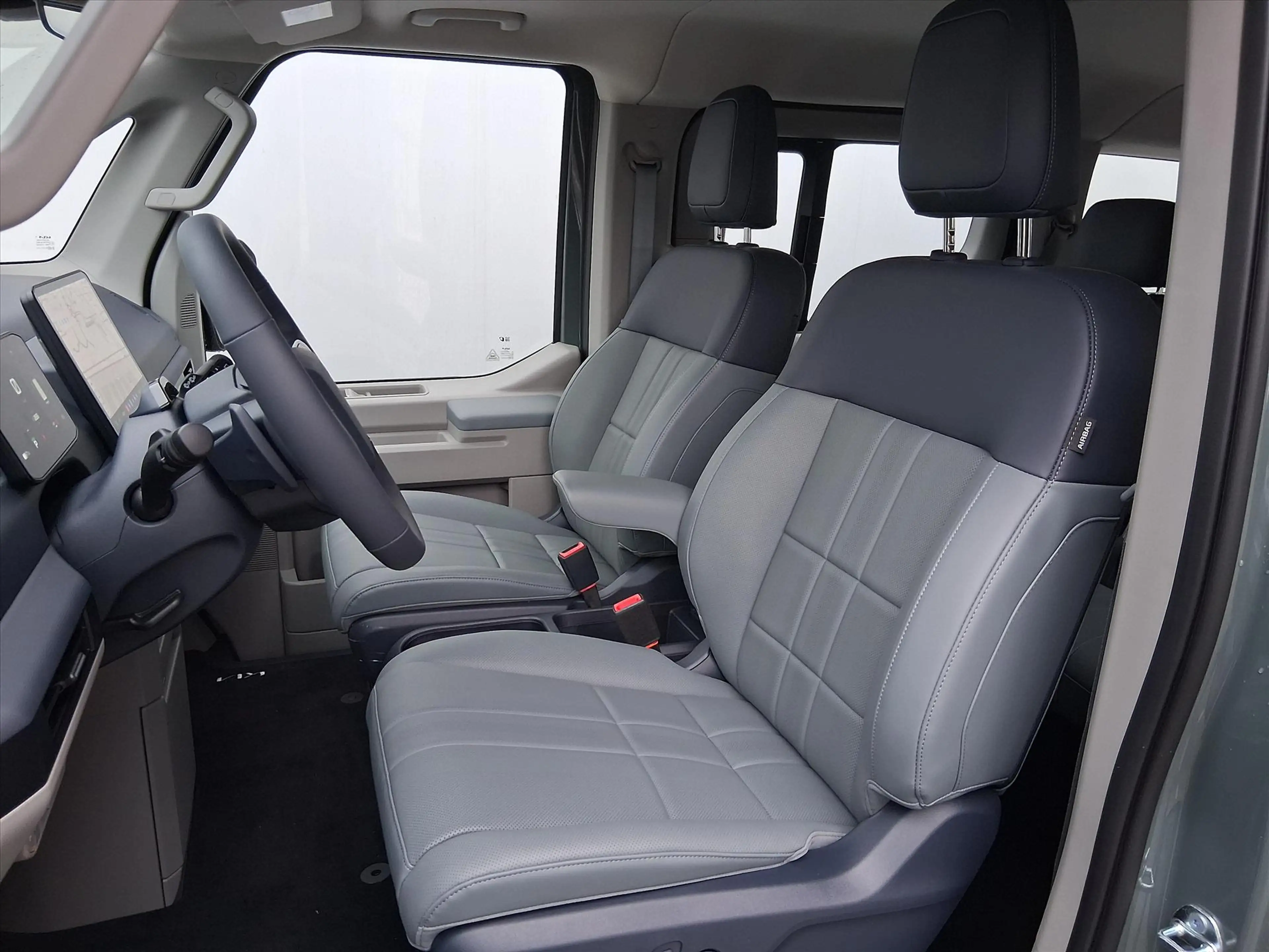 Kia PV5 Passenger 71,2 kWh 163pk Elite Executive — photo 9