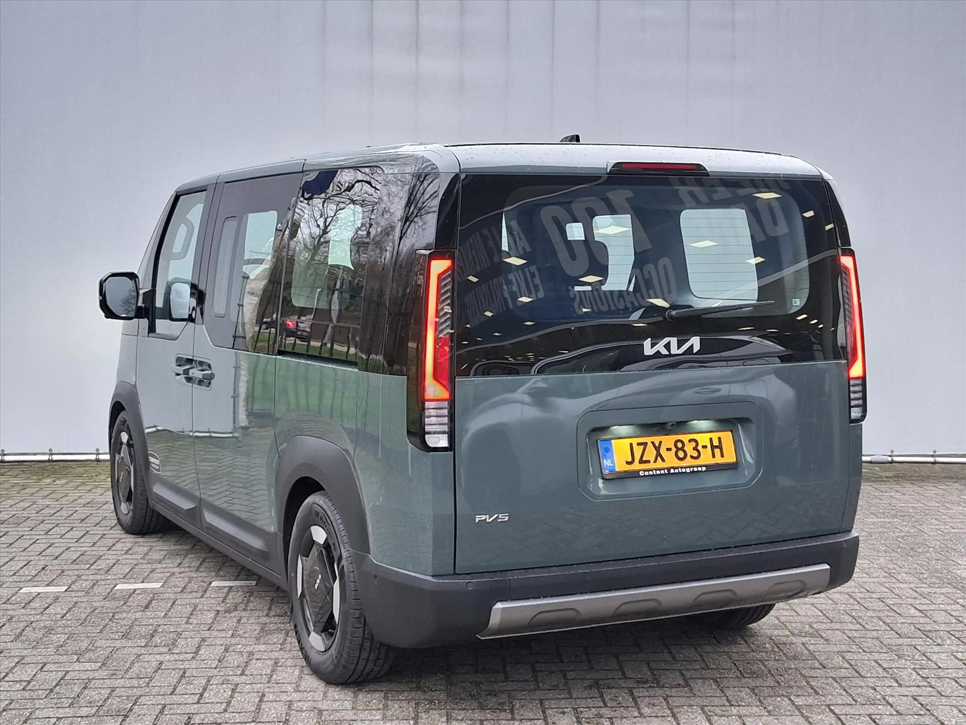 Kia PV5 Passenger 71,2 kWh 163pk Elite Executive — photo 3
