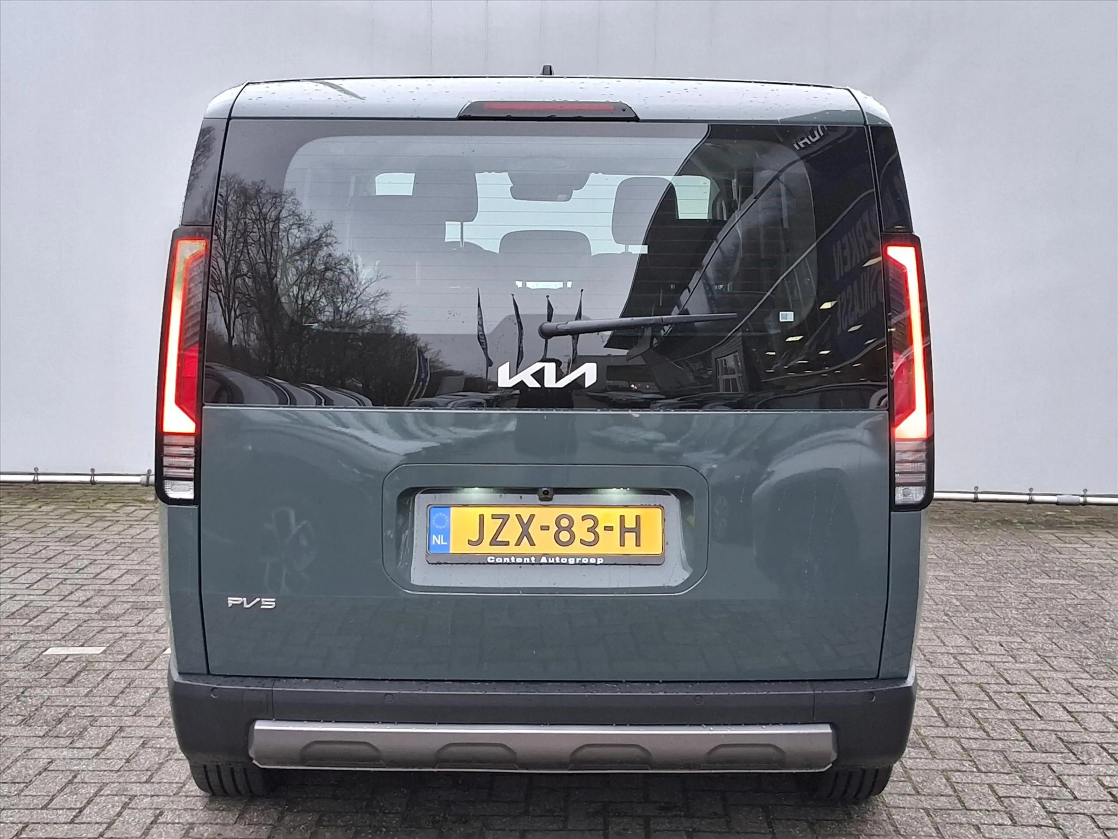 Kia PV5 Passenger 71,2 kWh 163pk Elite Executive — photo 4
