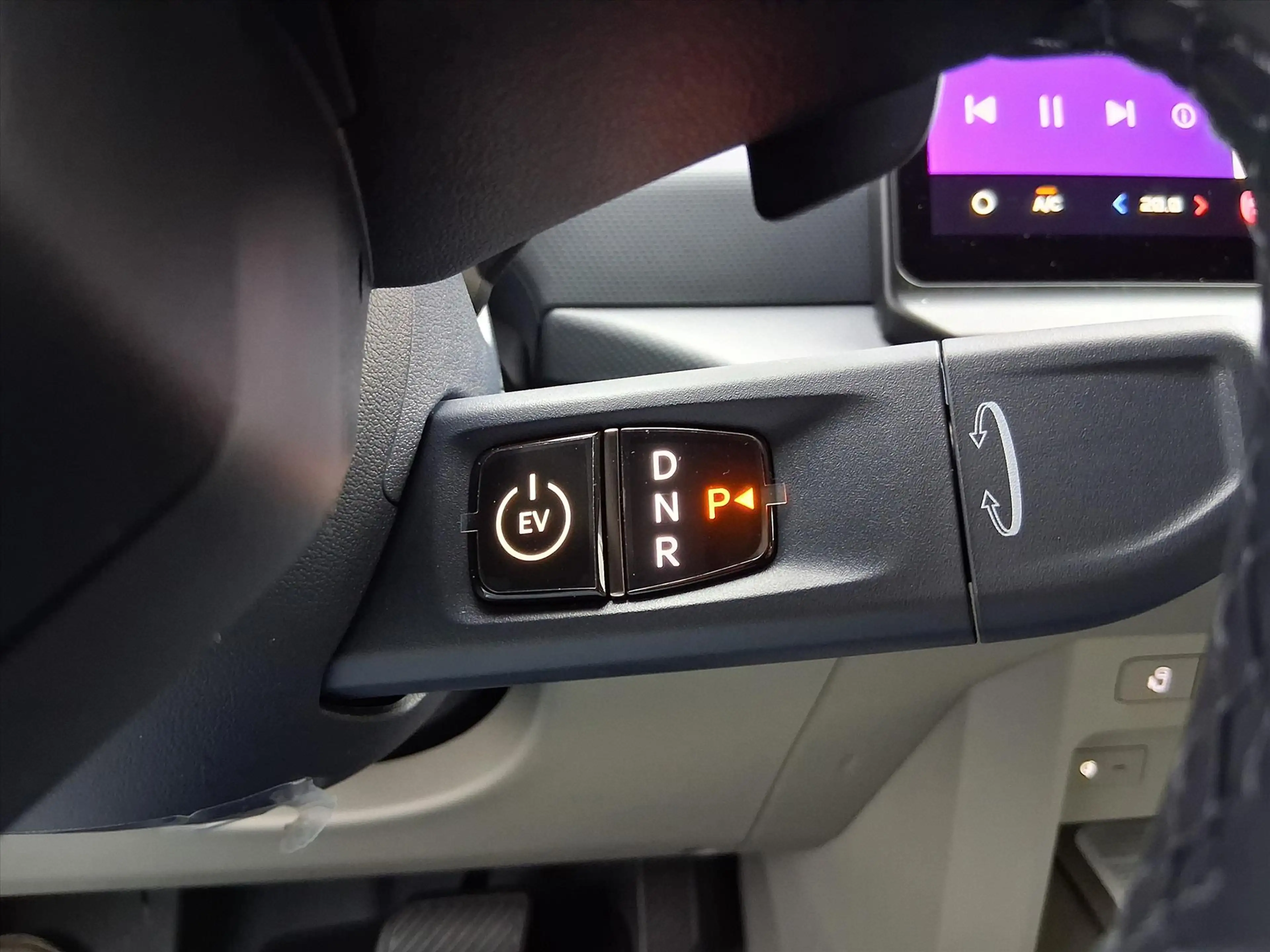 Kia PV5 Passenger 71,2 kWh 163pk Elite Executive — photo 14