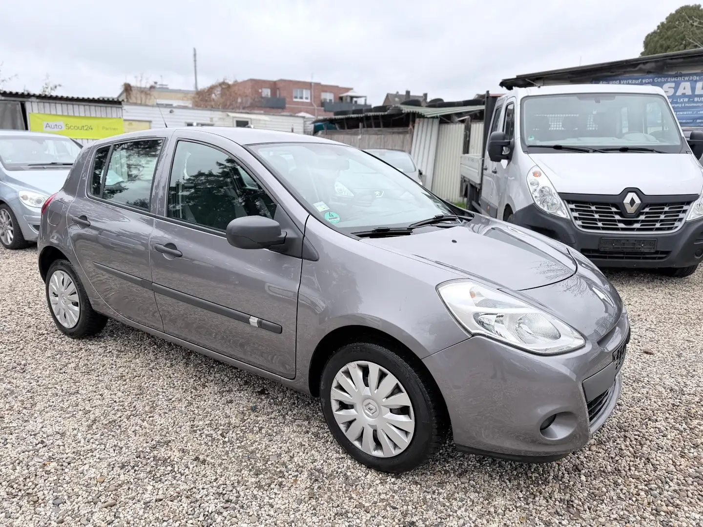 Renault Clio Expression Grau - 1