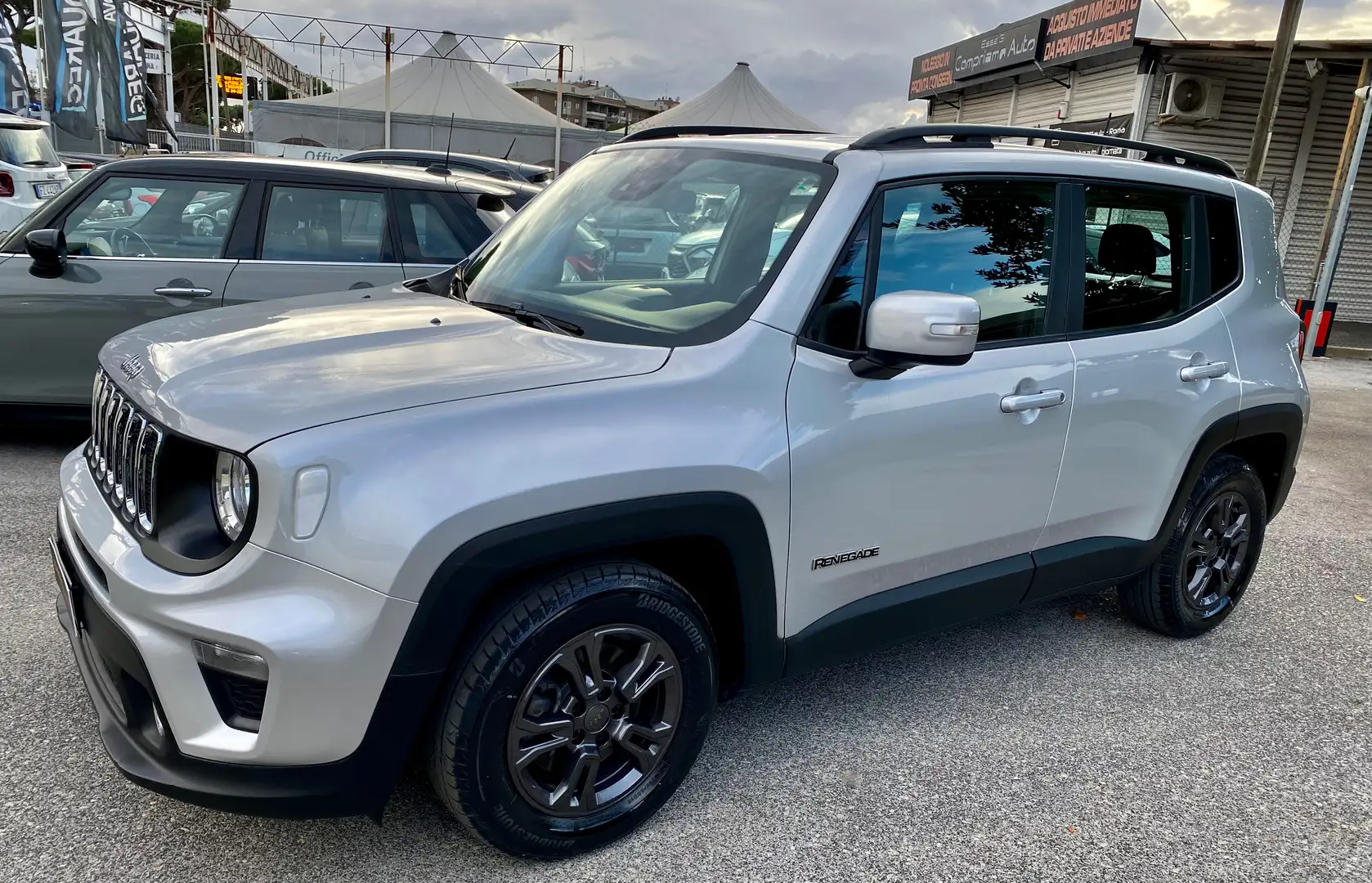 Jeep Renegade Anniversary **POSS.PACK MEDIA** VED.NOTE Plateado - 1
