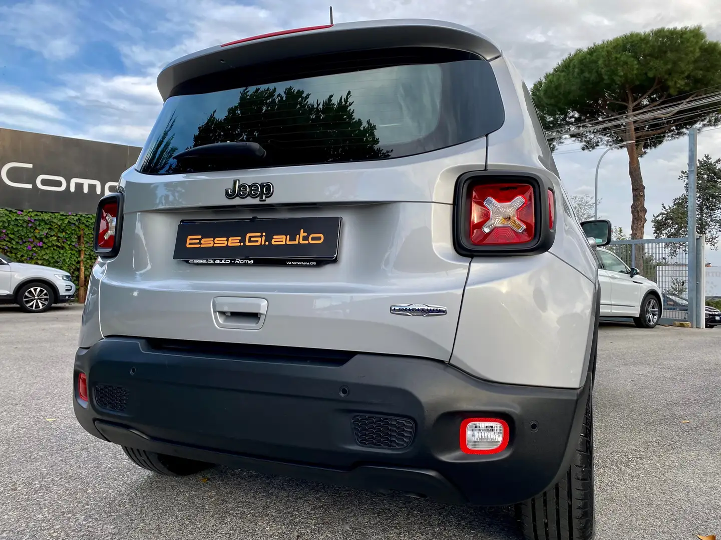 Jeep Renegade Anniversary **POSS.PACK MEDIA** VED.NOTE Plateado - 2