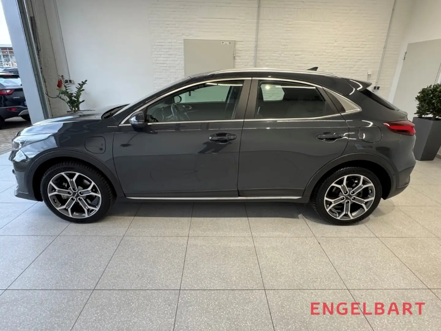 Kia XCeed Spirit PHEV 1.6 Techno-Paket Sitz-Komfort-Paket Grau - 2