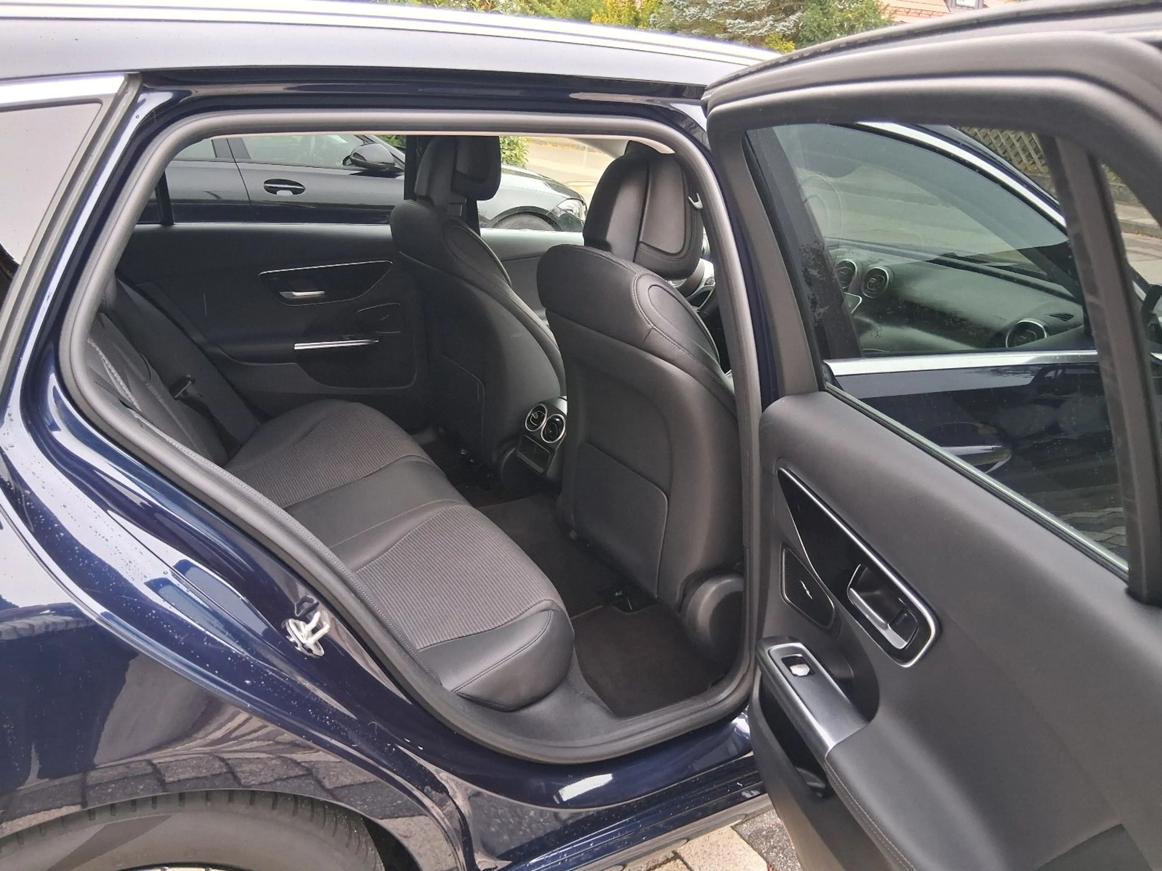Mercedes-Benz C 220 d T Modell AVANTGARDE mit Distronic, LED — photo 15