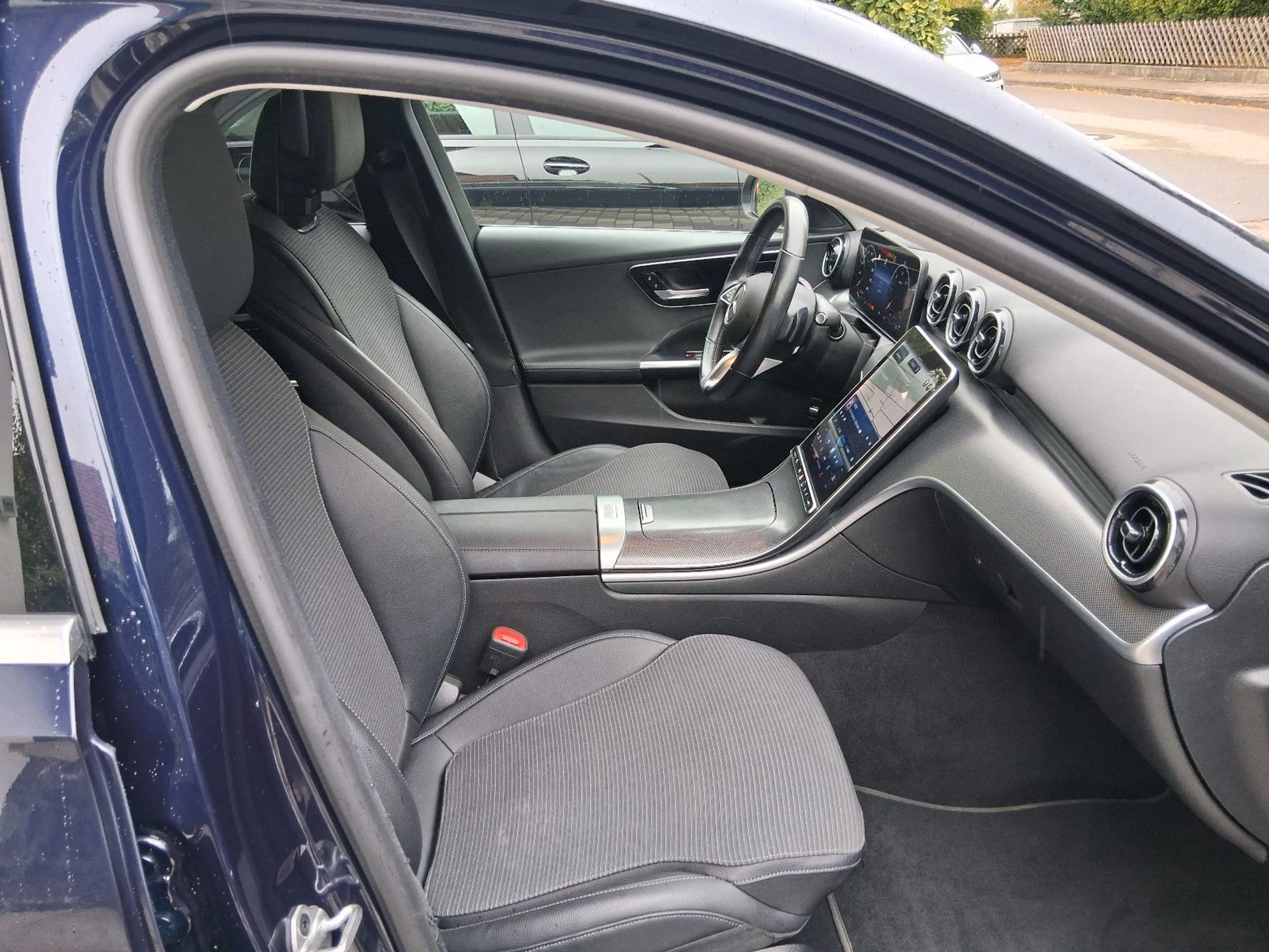Mercedes-Benz C 220 d T Modell AVANTGARDE mit Distronic, LED — photo 11