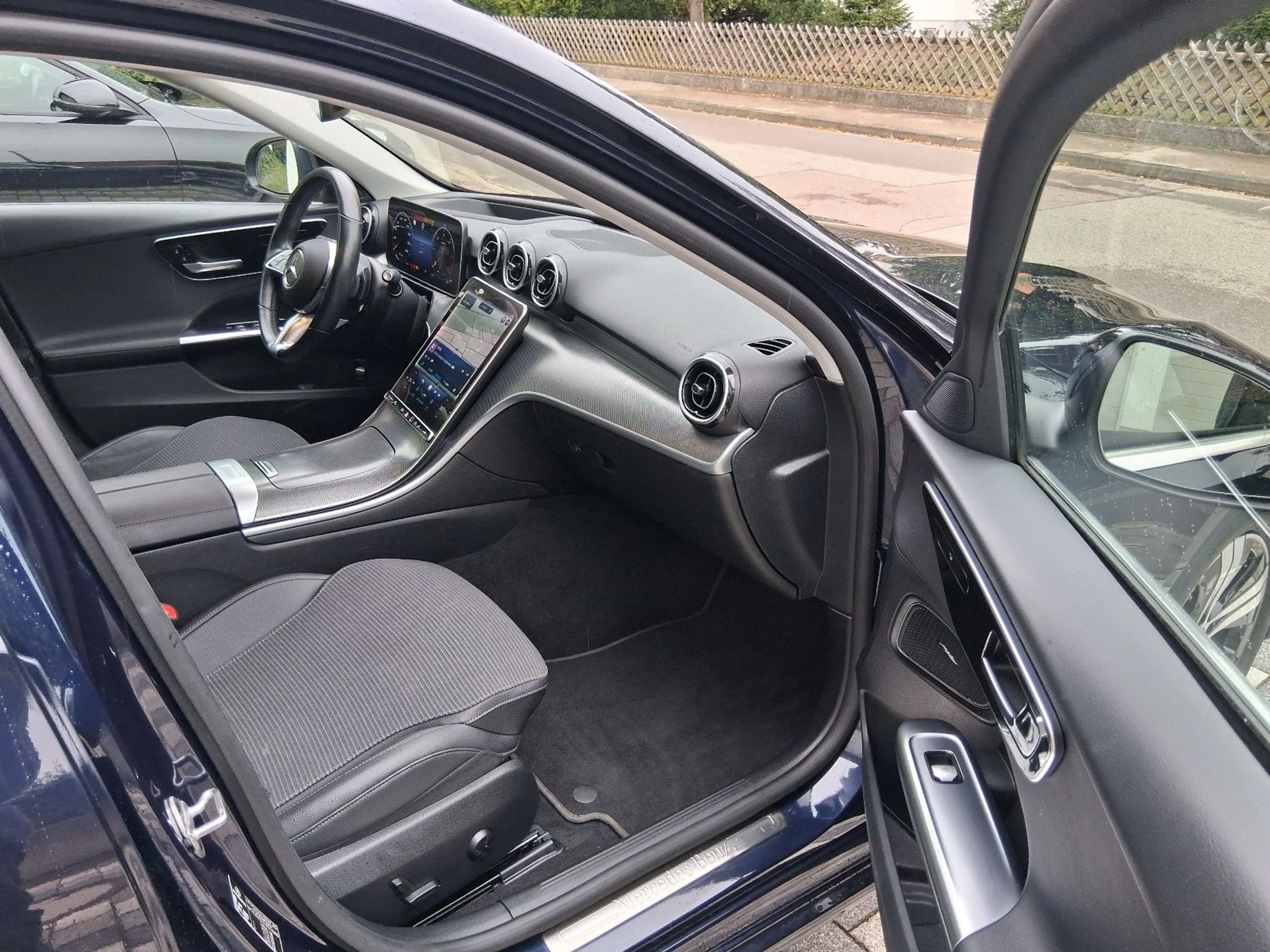 Mercedes-Benz C 220 d T Modell AVANTGARDE mit Distronic, LED — photo 10