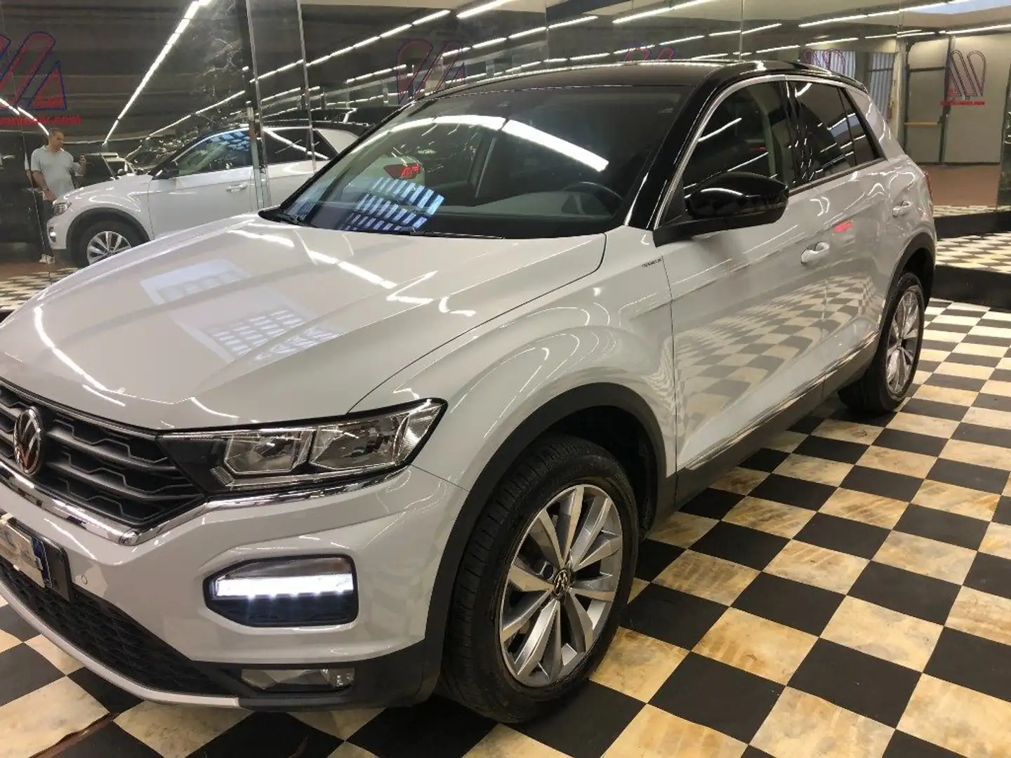 Volkswagen T-Roc 1.5 TSI ACT DSG Style BlueMotion Technology Gris - 1