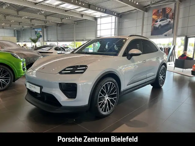 Porsche Macan 4 Luftfederung Panoramadach Rückfahrkamera