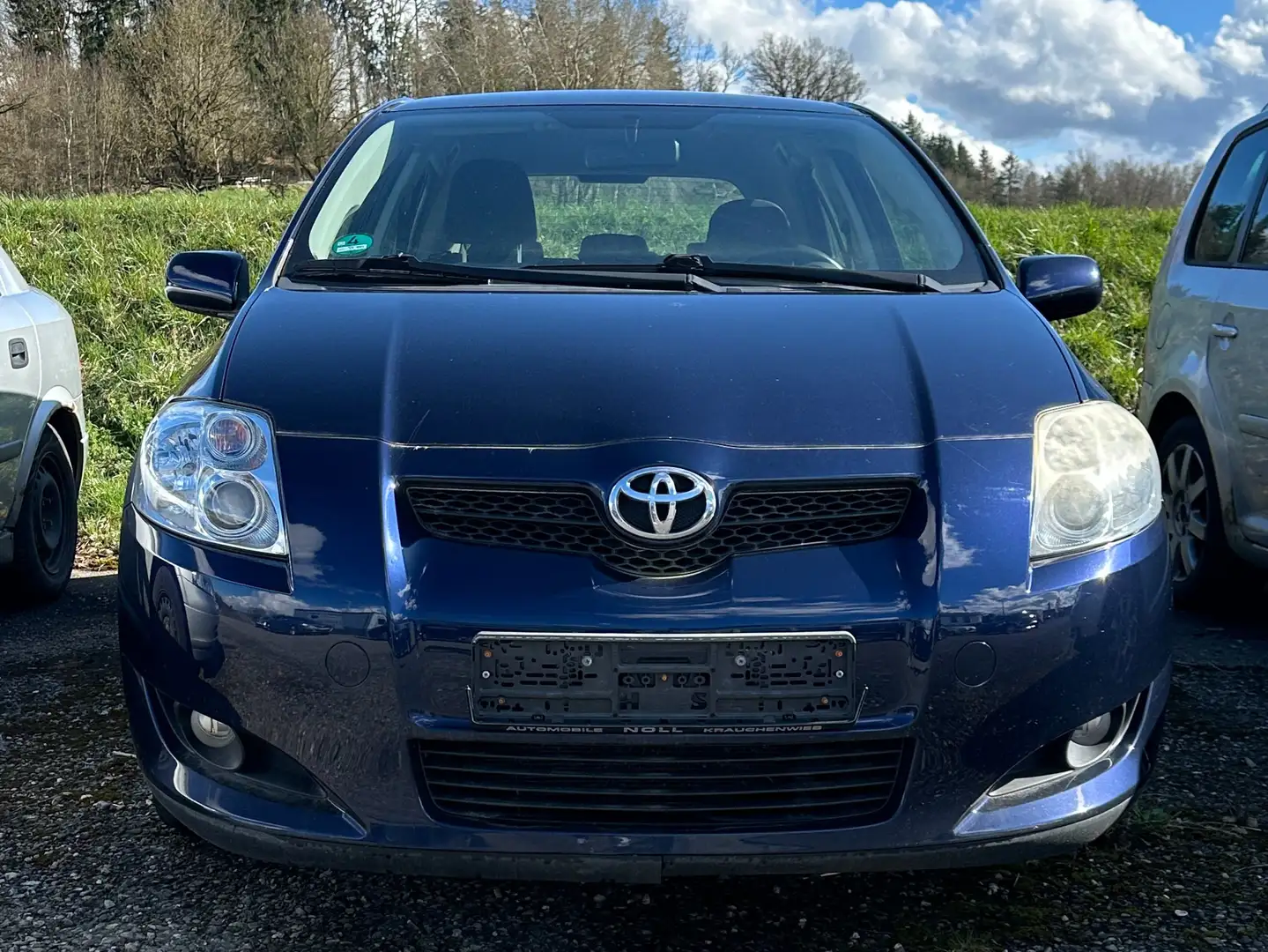 Toyota Auris Team Blau - 1