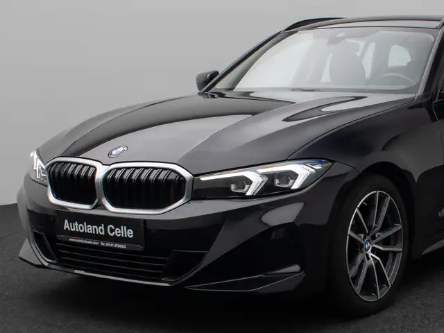 BMW 3 Series view 17