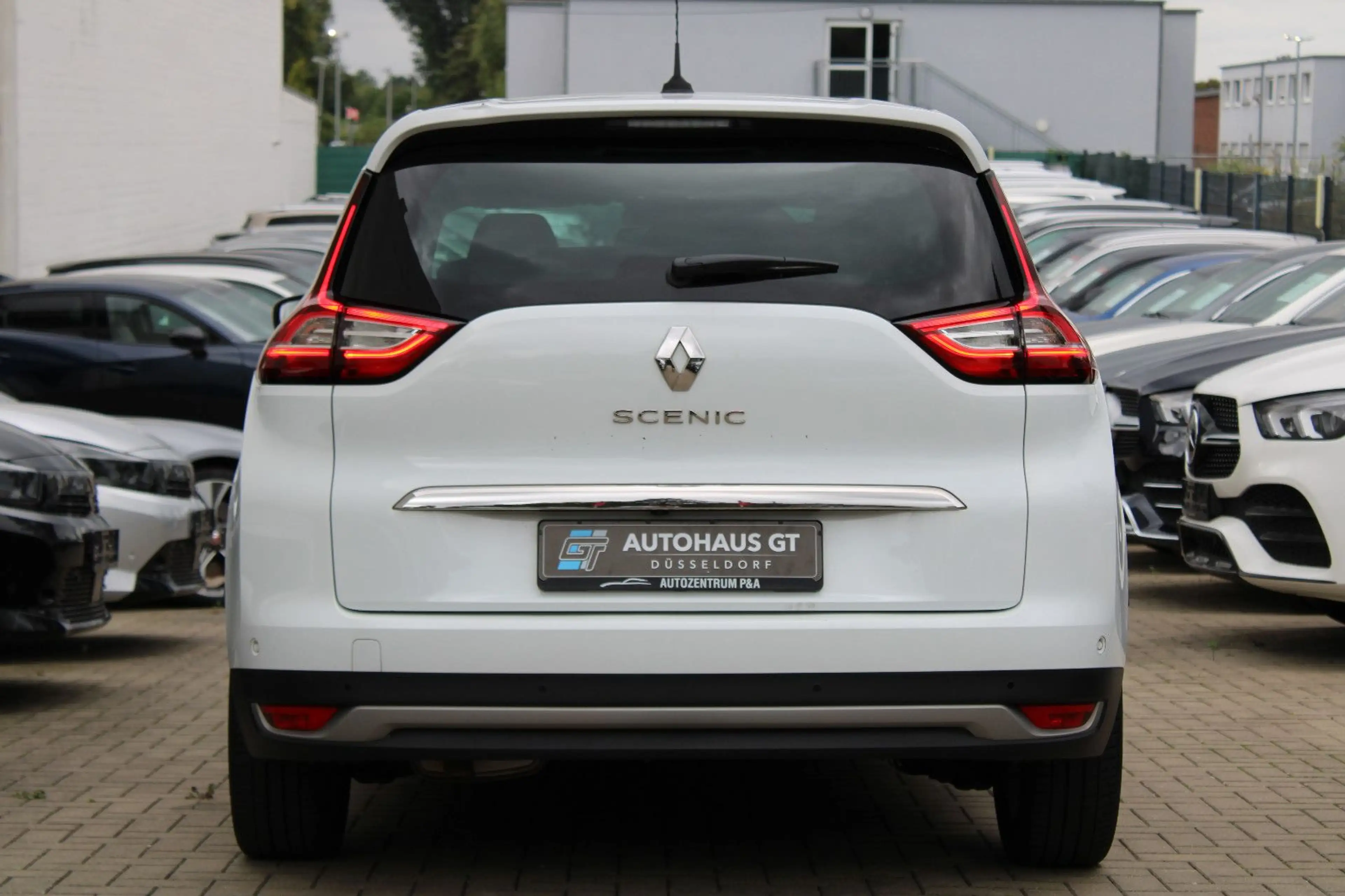 Renault Scenic IV 1.3 TCe/BlackEdition/BOSE/Pano/Kam/DAB — photo 10
