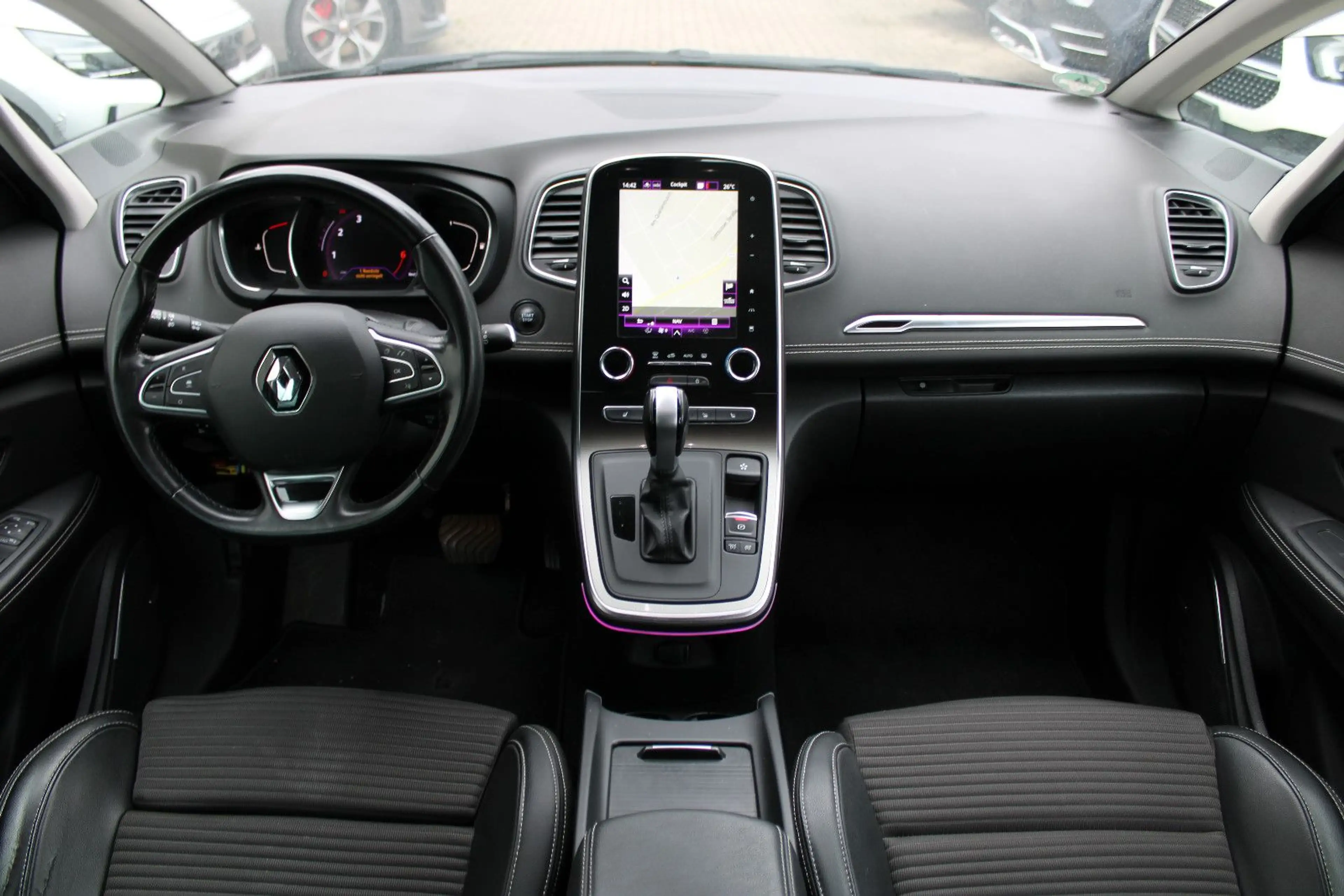 Renault Scenic IV 1.3 TCe/BlackEdition/BOSE/Pano/Kam/DAB — photo 11