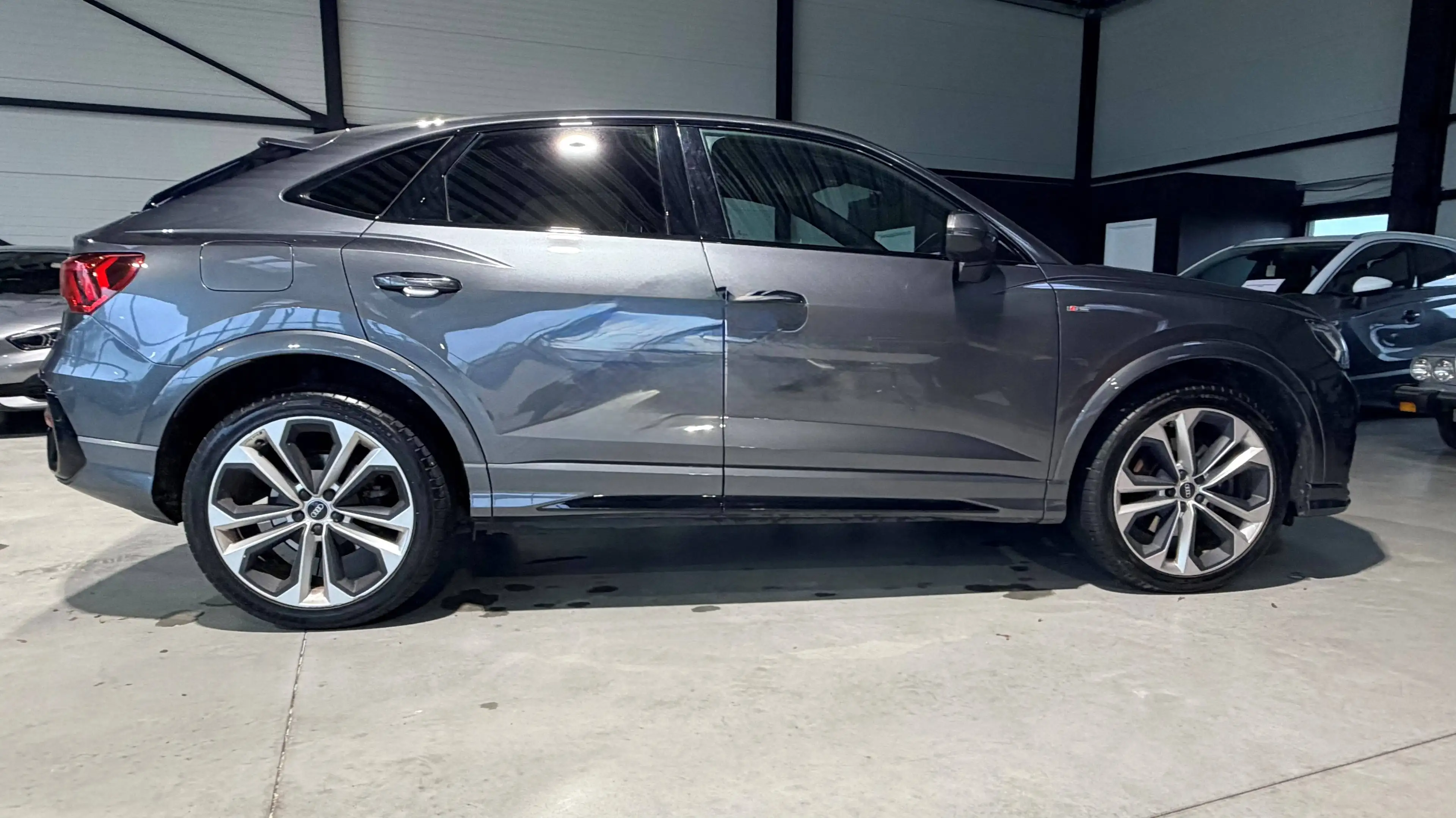 Audi Q3 Q3 35 TFSI Business Edition S tronic — photo 4