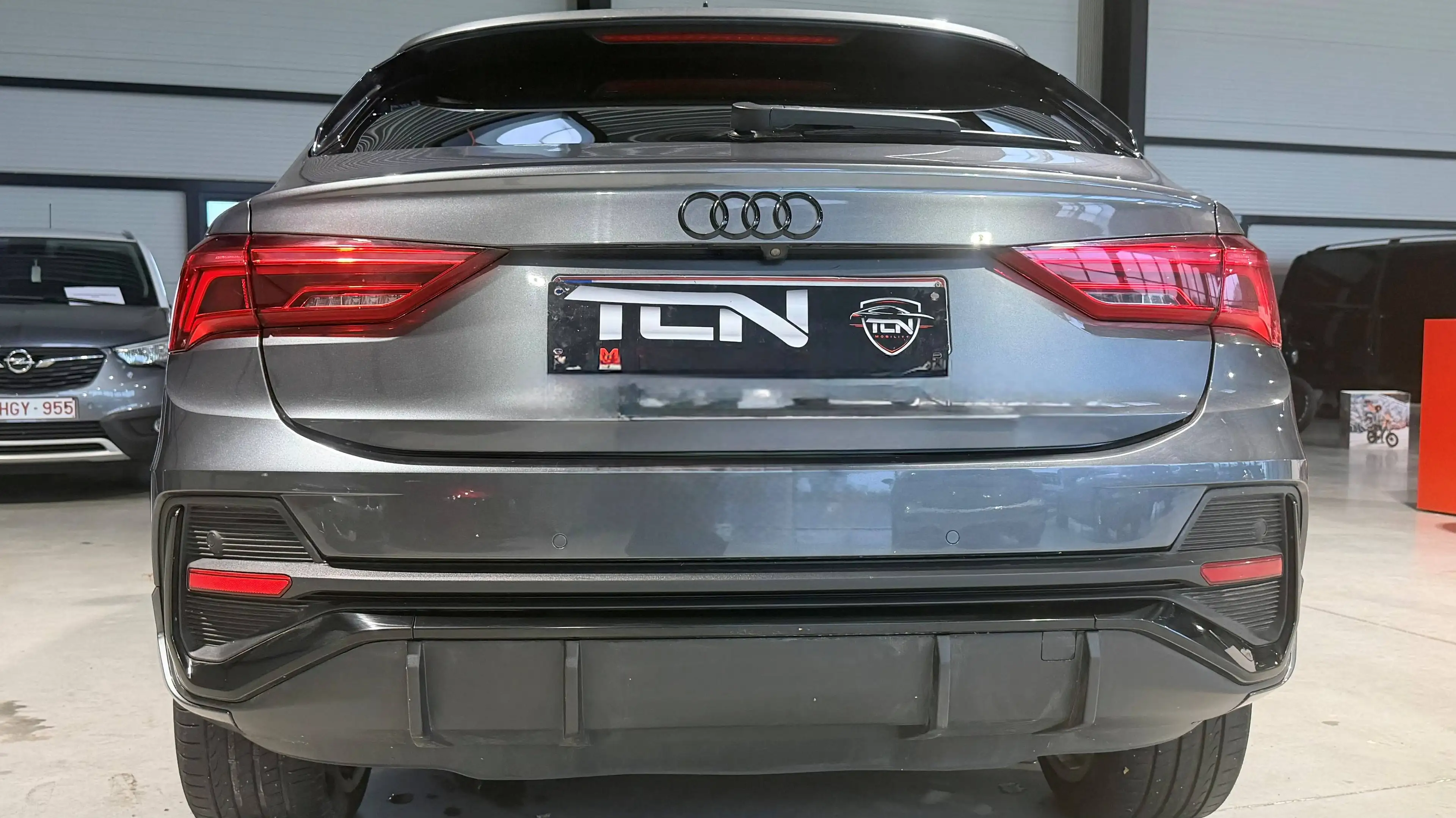 Audi Q3 Q3 35 TFSI Business Edition S tronic — photo 13