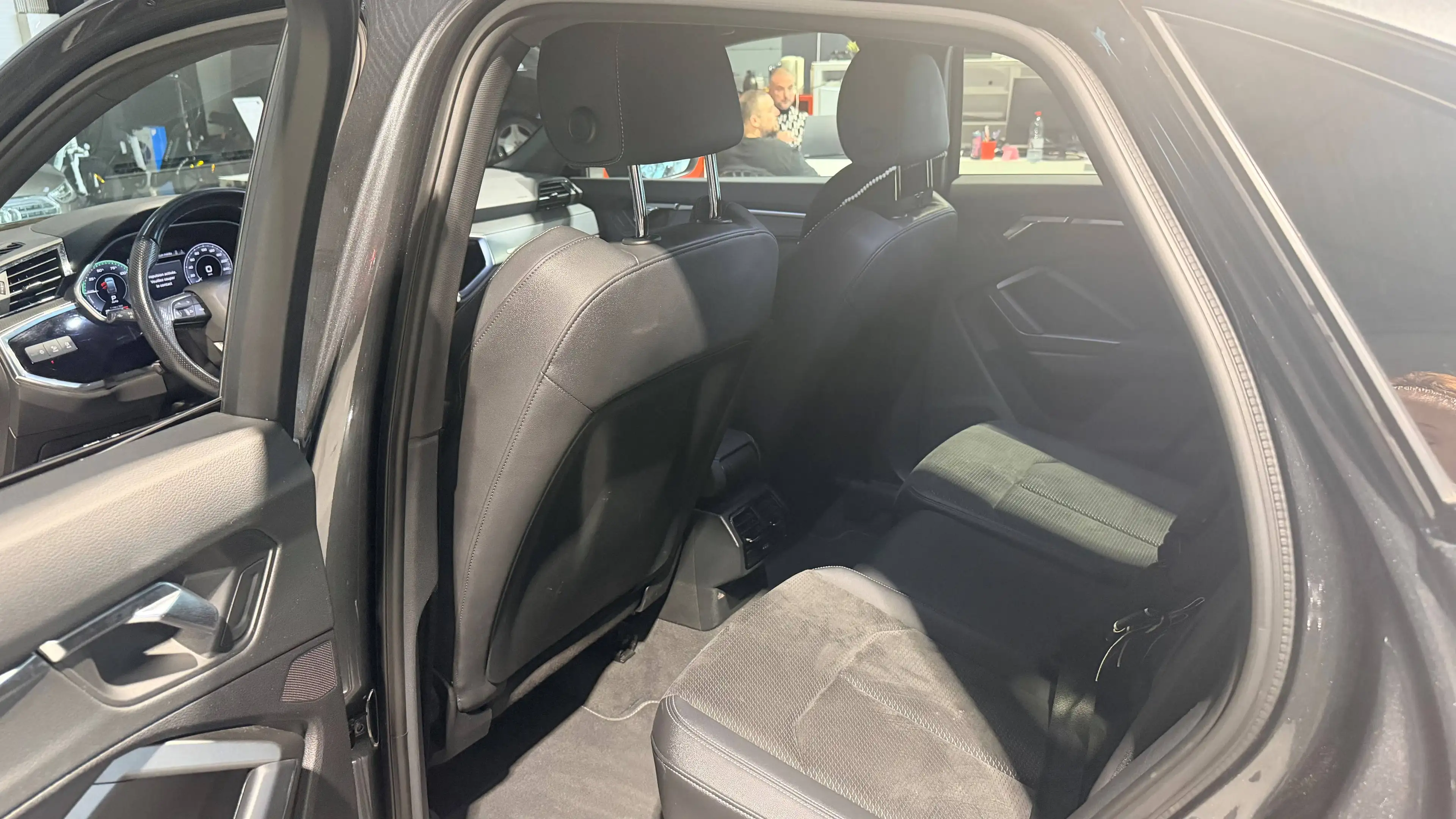 Audi Q3 Q3 35 TFSI Business Edition S tronic — photo 6