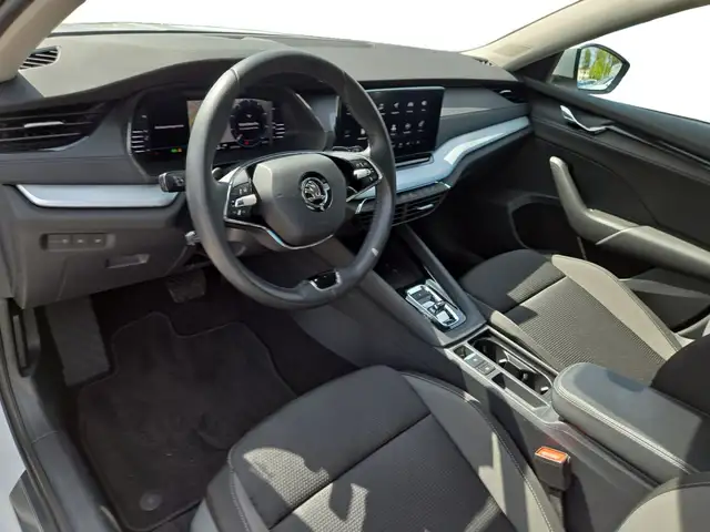 Skoda Octavia view 4