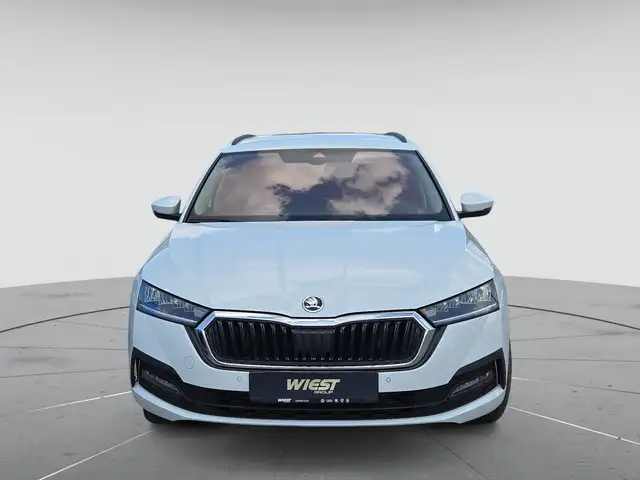 Skoda Octavia view 2