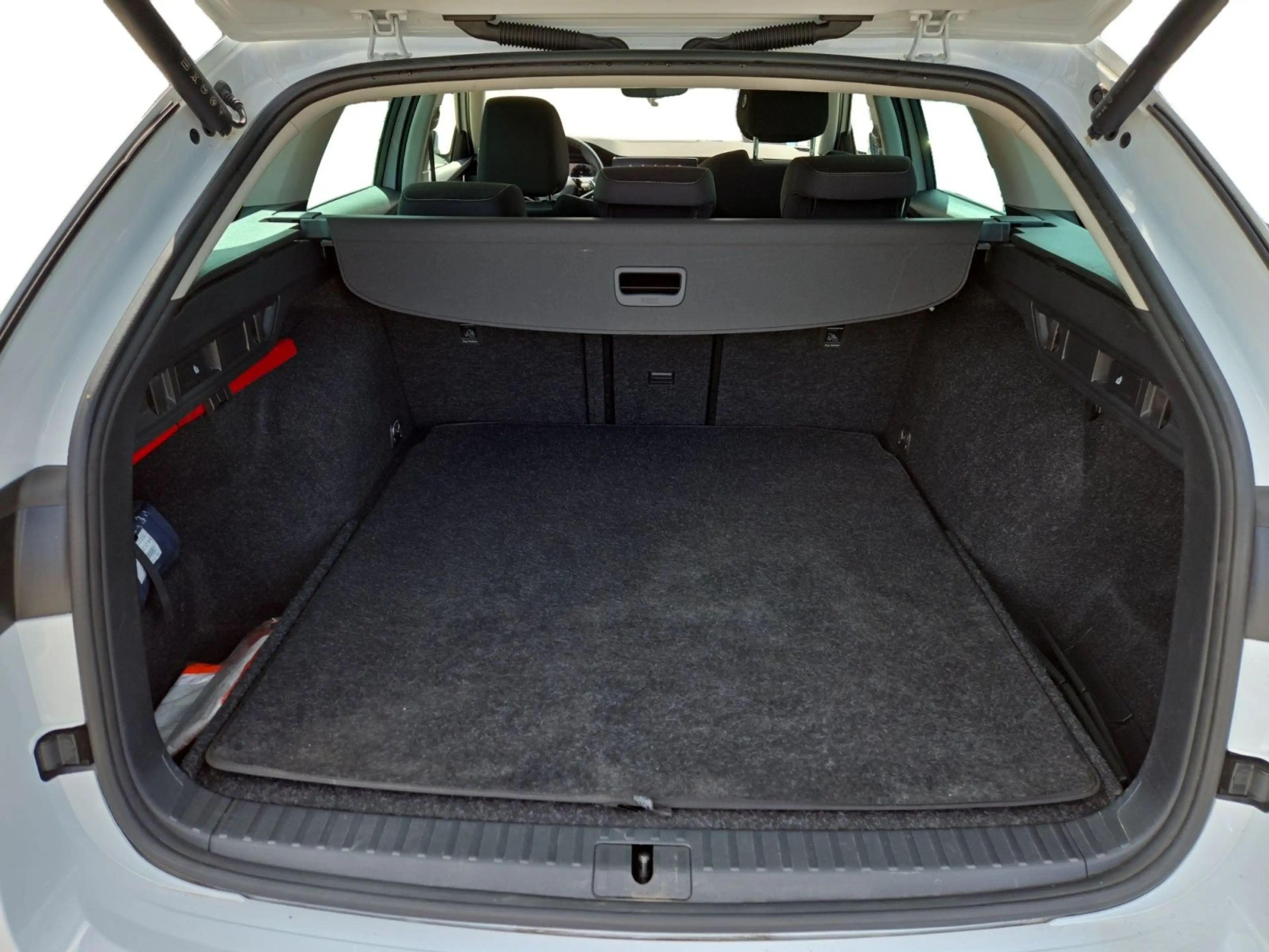 Skoda Octavia Combi Ambition 2.0 TDI DSG, LED/ACC/2xPD — photo 14
