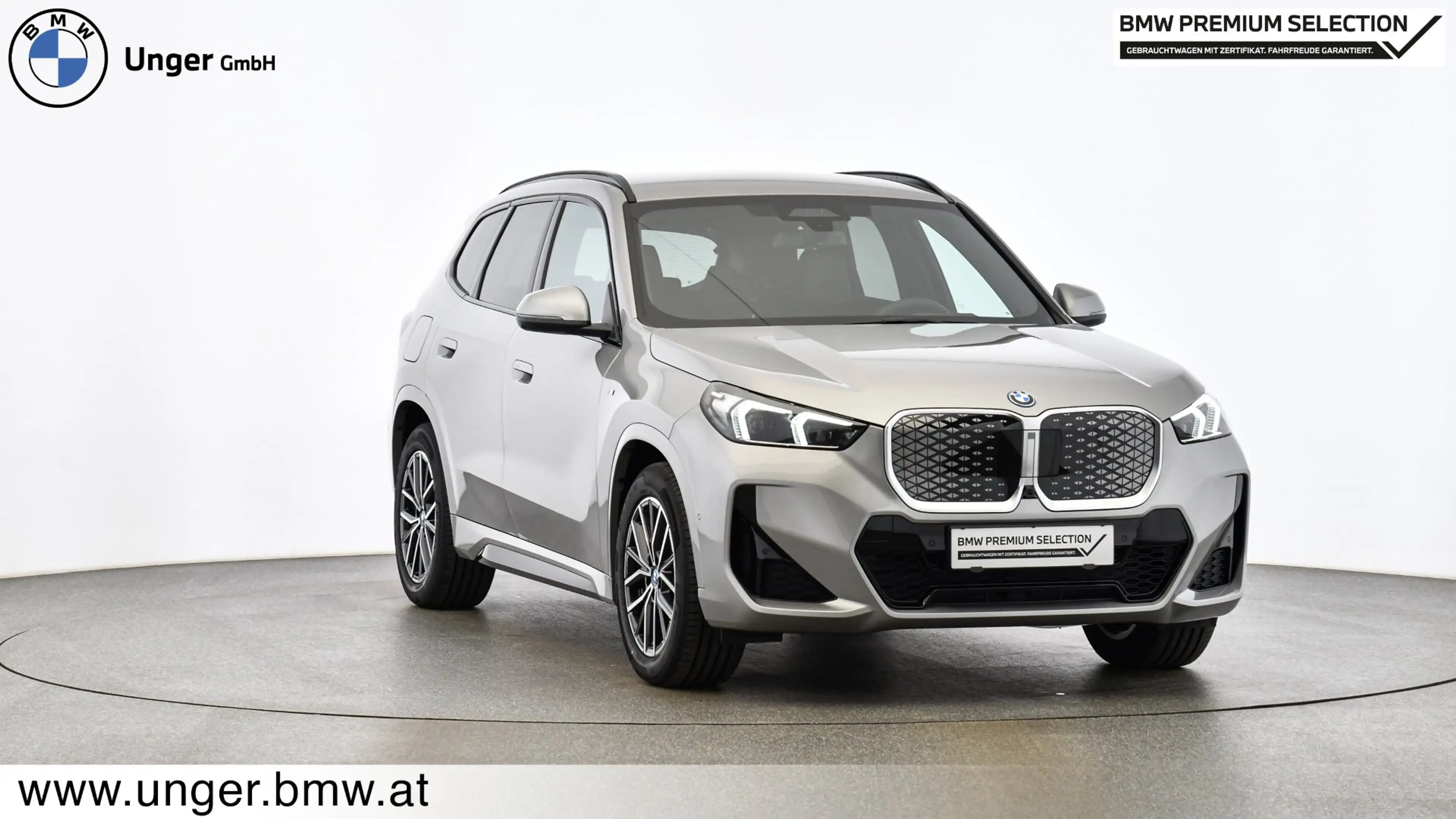 BMW iX1 eDrive20 — photo 11