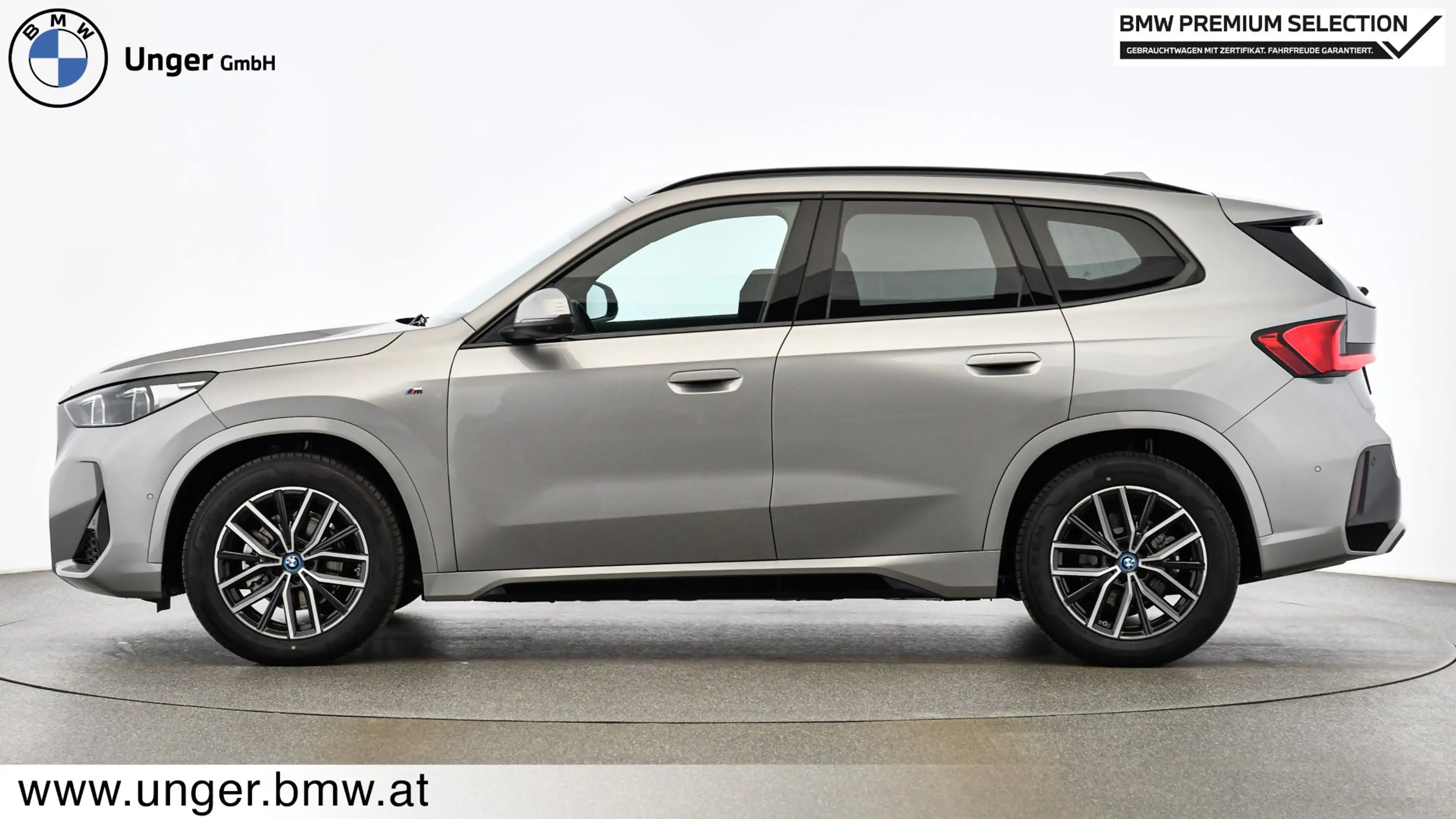 BMW iX1 eDrive20 — photo 7
